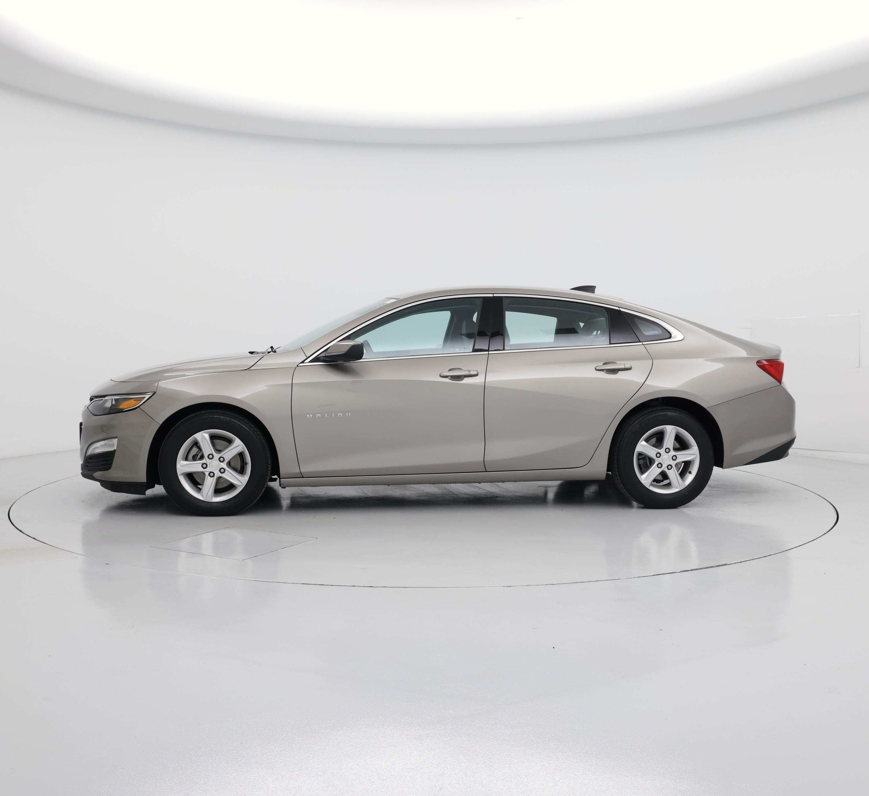 Thumbnail: 2022 Chevrolet Malibu - 3