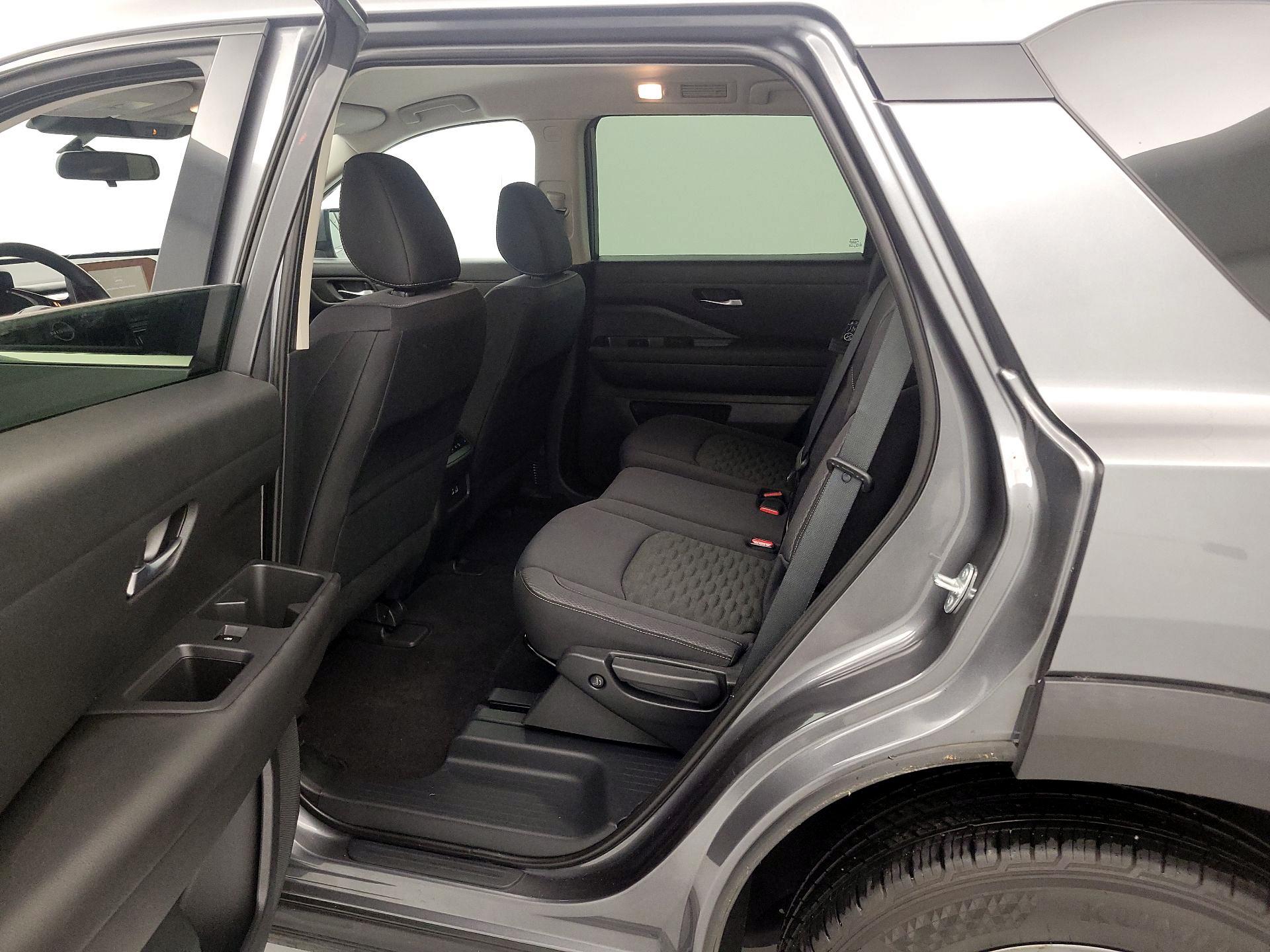 Thumbnail: 2022 Nissan Pathfinder - 19