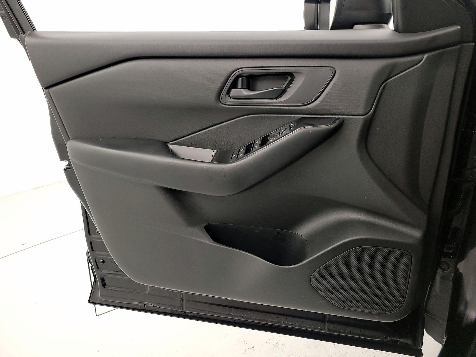 2024 Nissan Rogue S - Photo 13