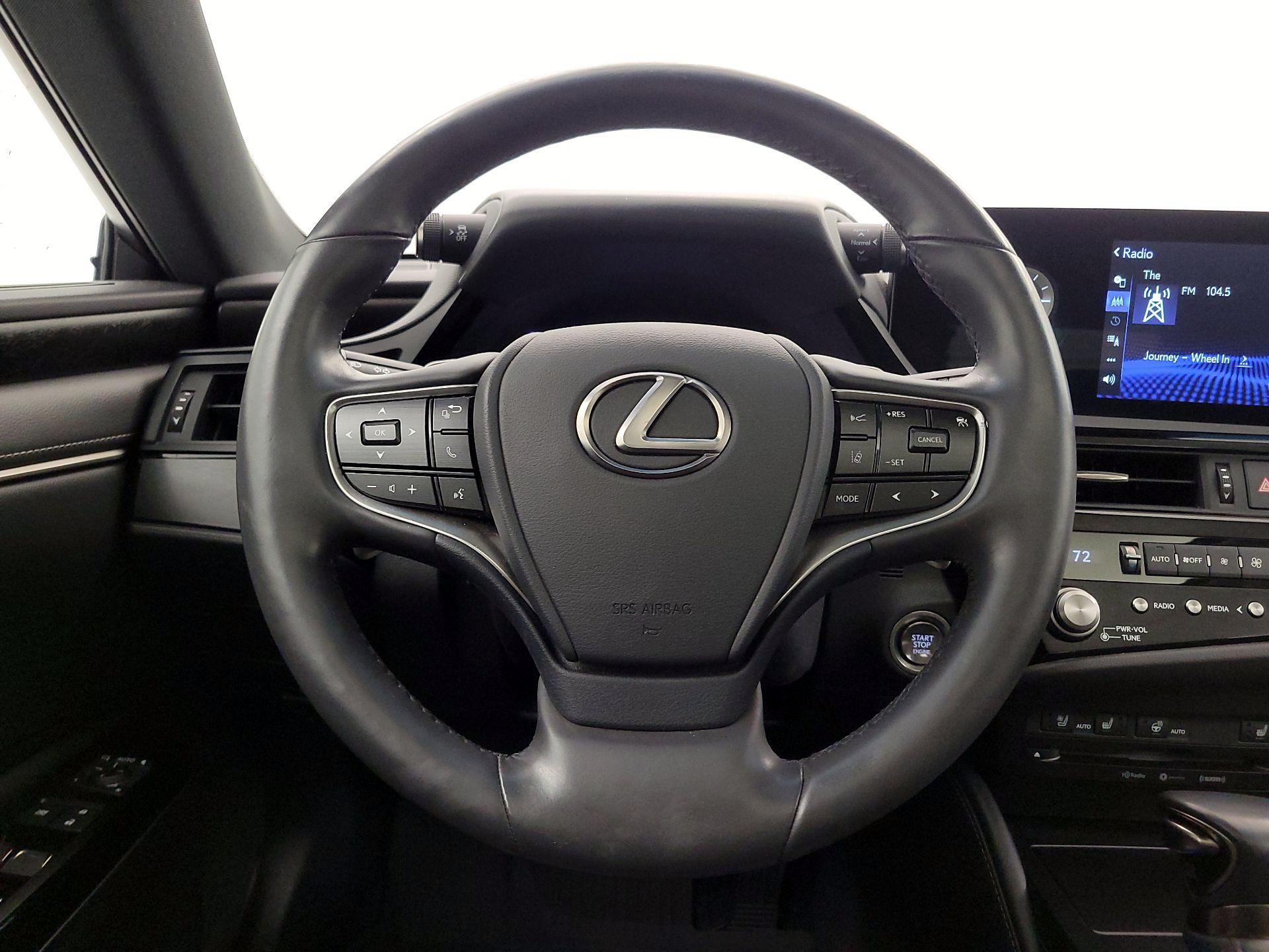 Thumbnail: 2022 Lexus ES - 10