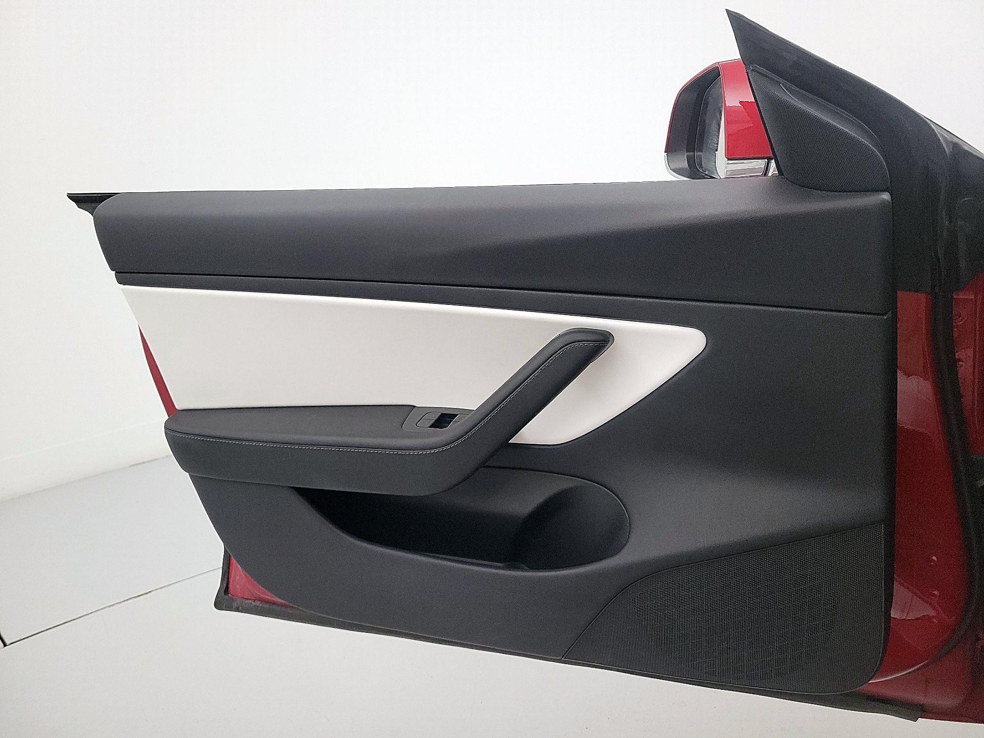 Thumbnail: 2020 Tesla Model 3 - 12