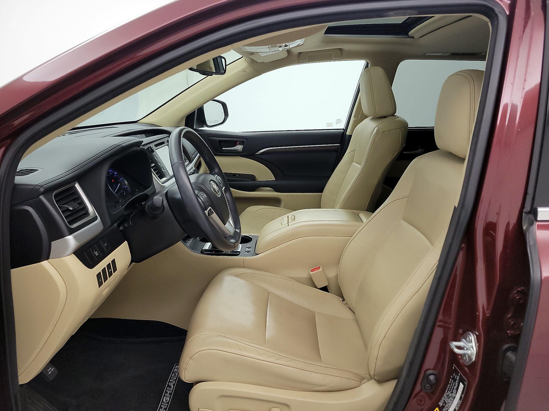 Thumbnail: 2015 Toyota Highlander - 11