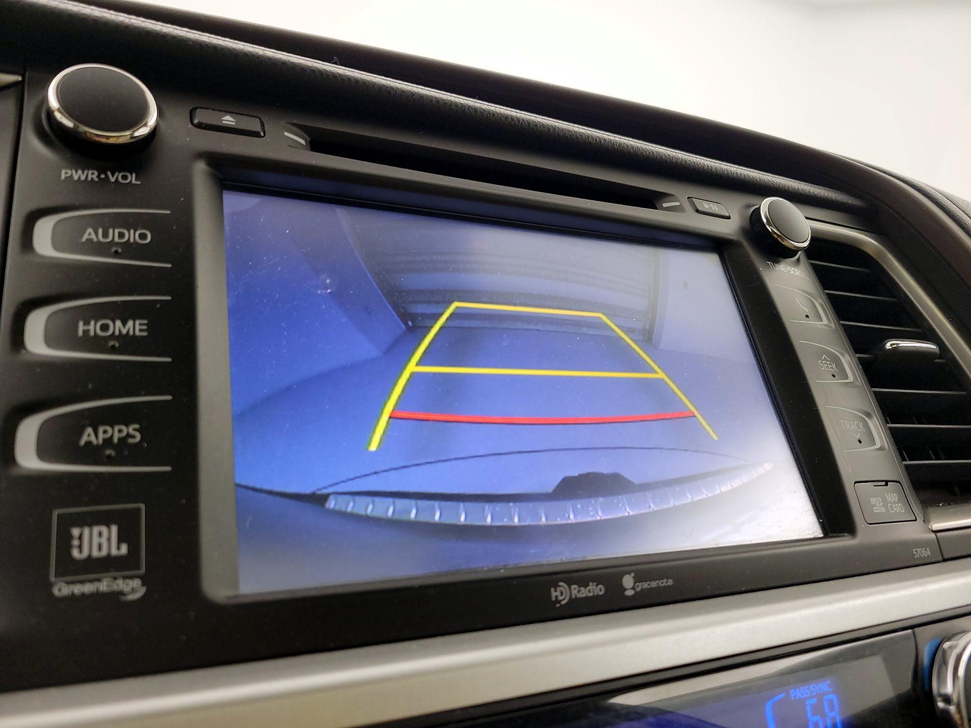 Thumbnail: 2015 Toyota Highlander - 14