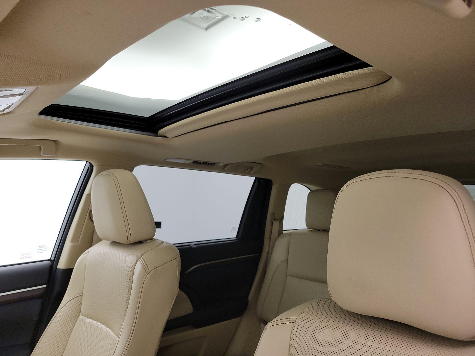 Thumbnail: 2015 Toyota Highlander - 19
