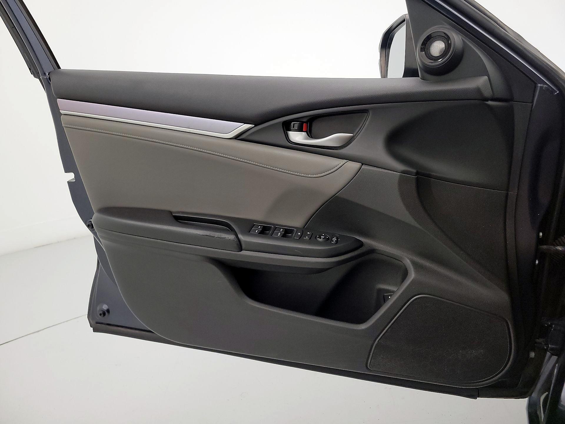 Thumbnail: 2016 Honda Civic - 12