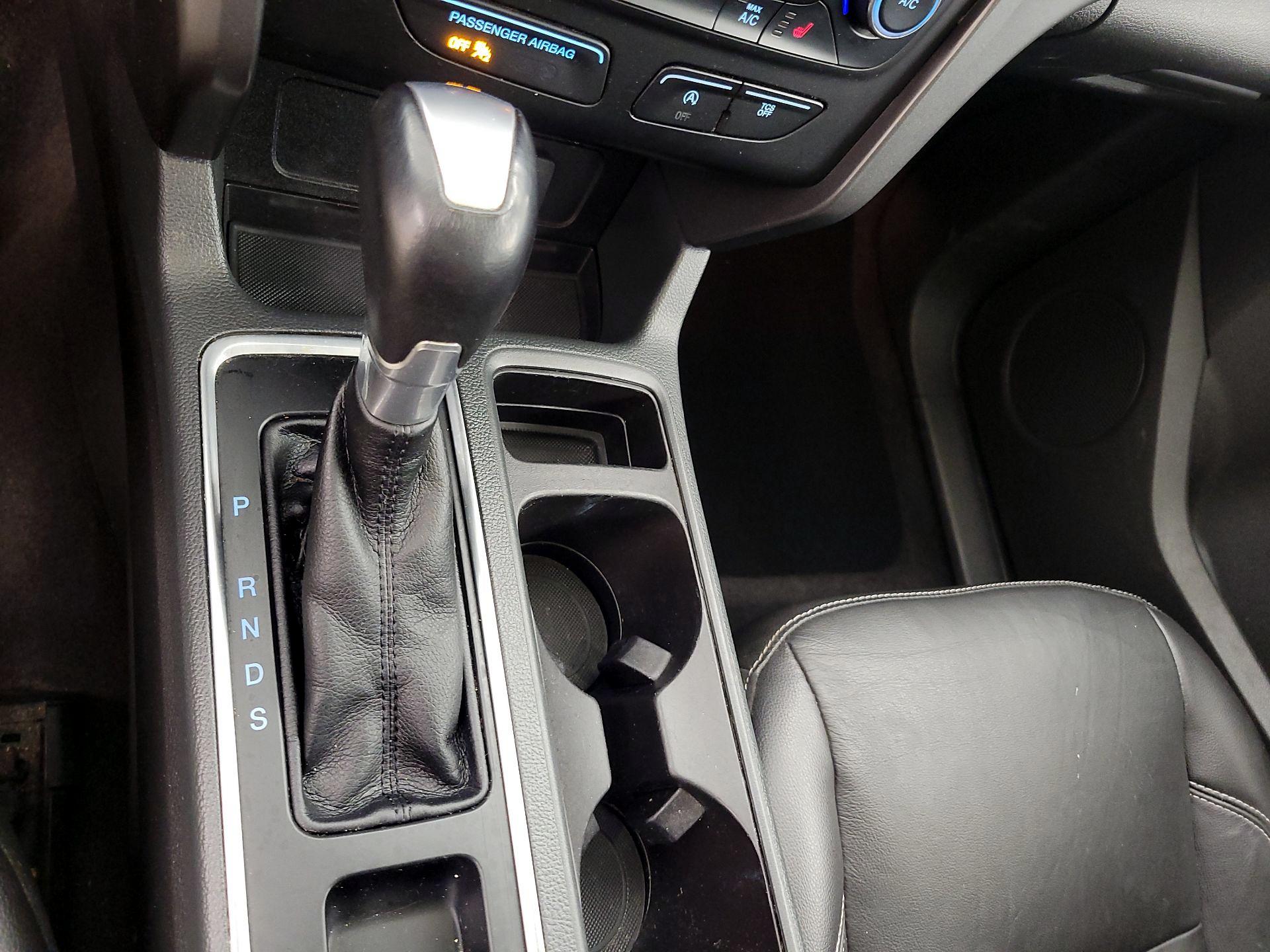 Thumbnail: 2017 Ford Escape - 17