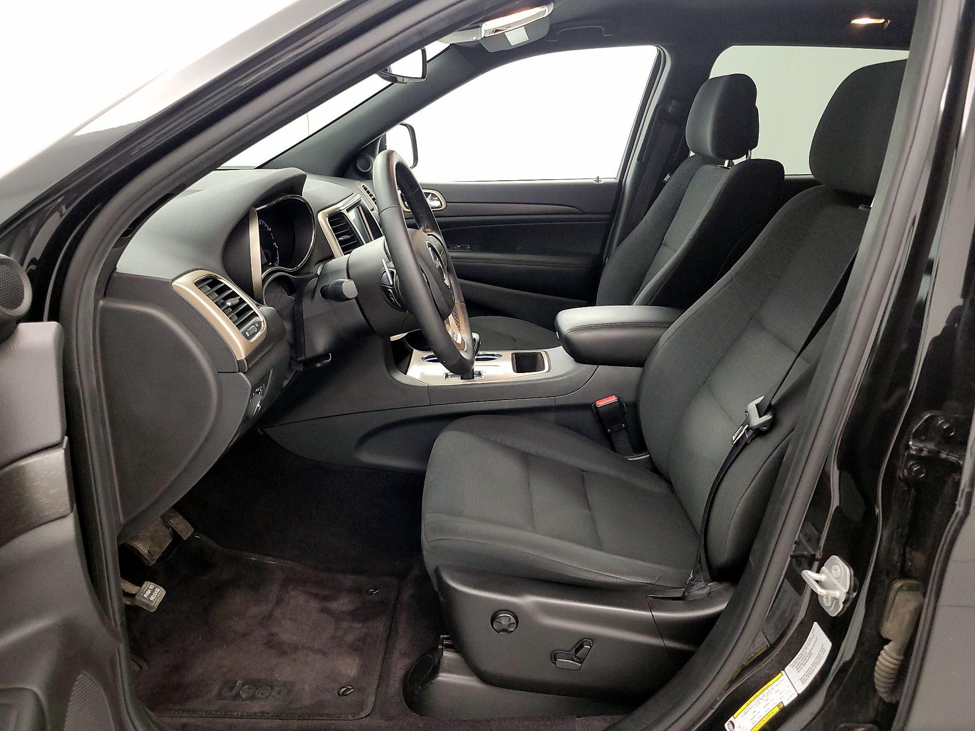 Thumbnail: 2015 Jeep Grand Cherokee - 11