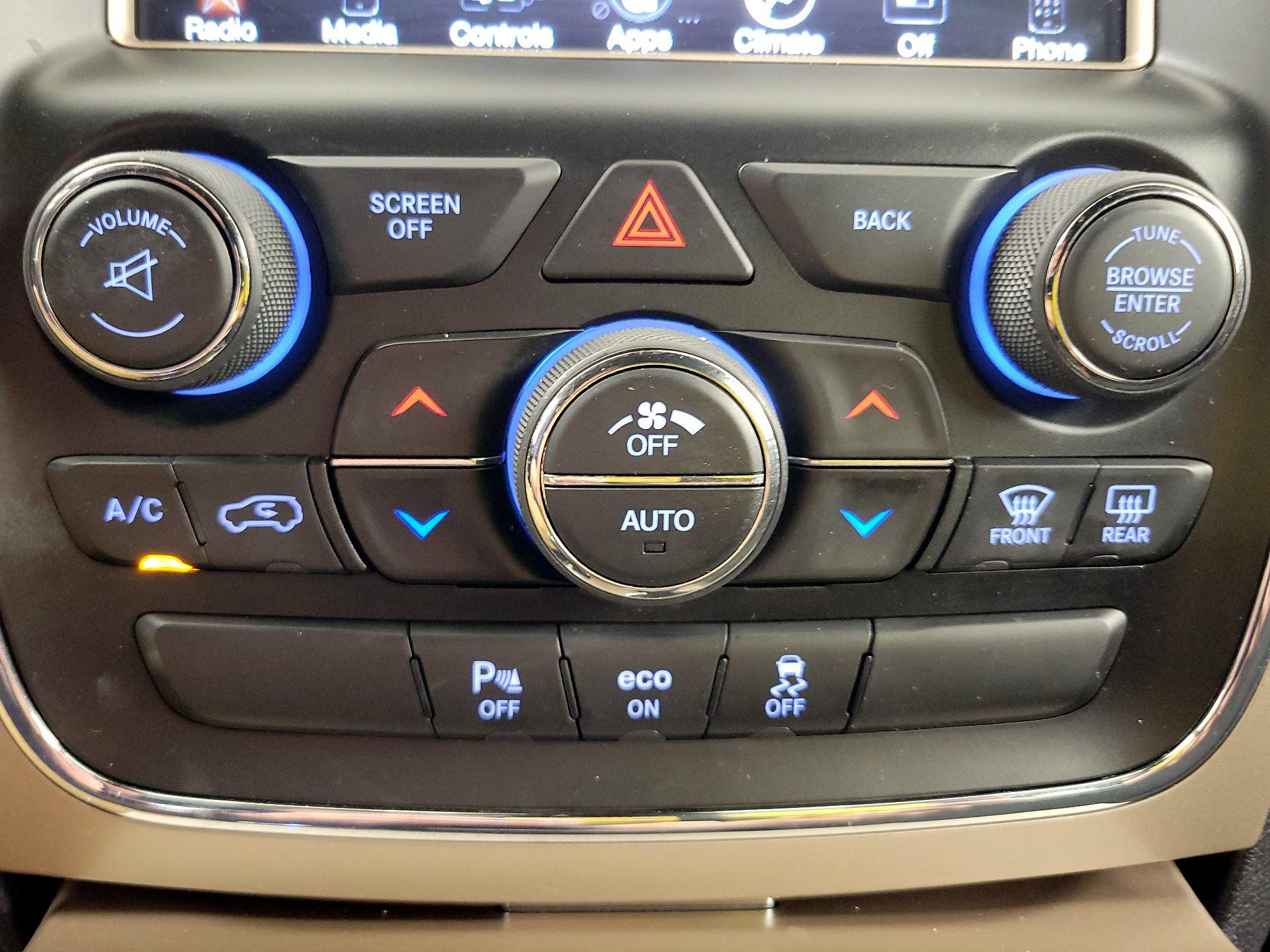 Thumbnail: 2015 Jeep Grand Cherokee - 16
