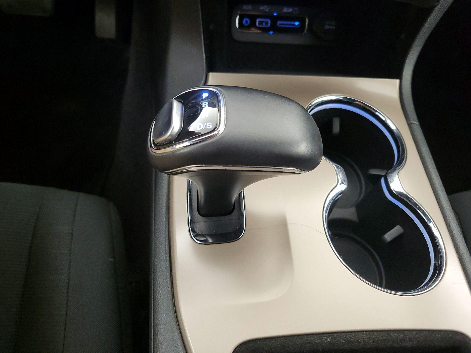 Thumbnail: 2015 Jeep Grand Cherokee - 17