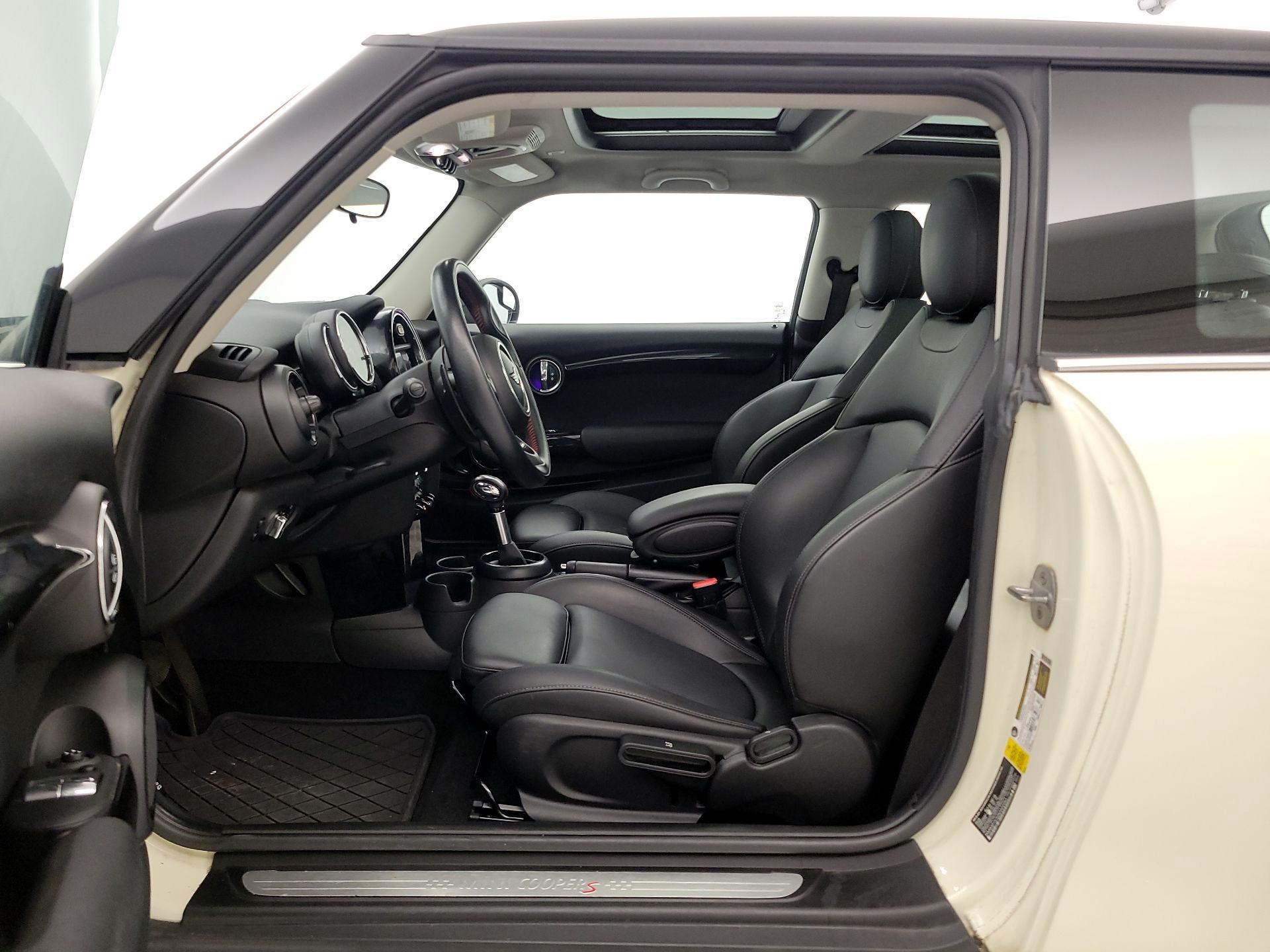 Thumbnail: 2019 MINI Cooper Hardtop - 11
