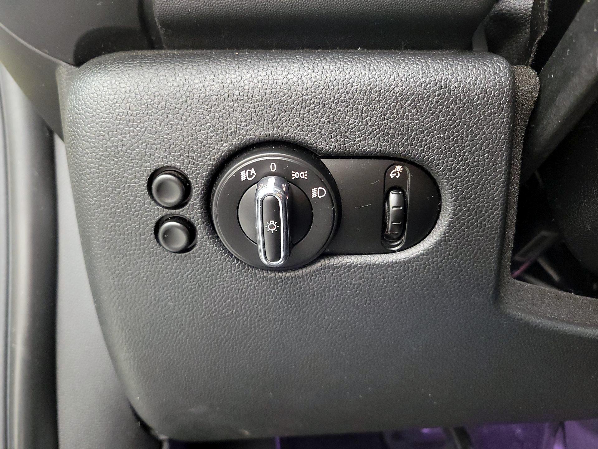 Thumbnail: 2019 MINI Cooper Hardtop - 13