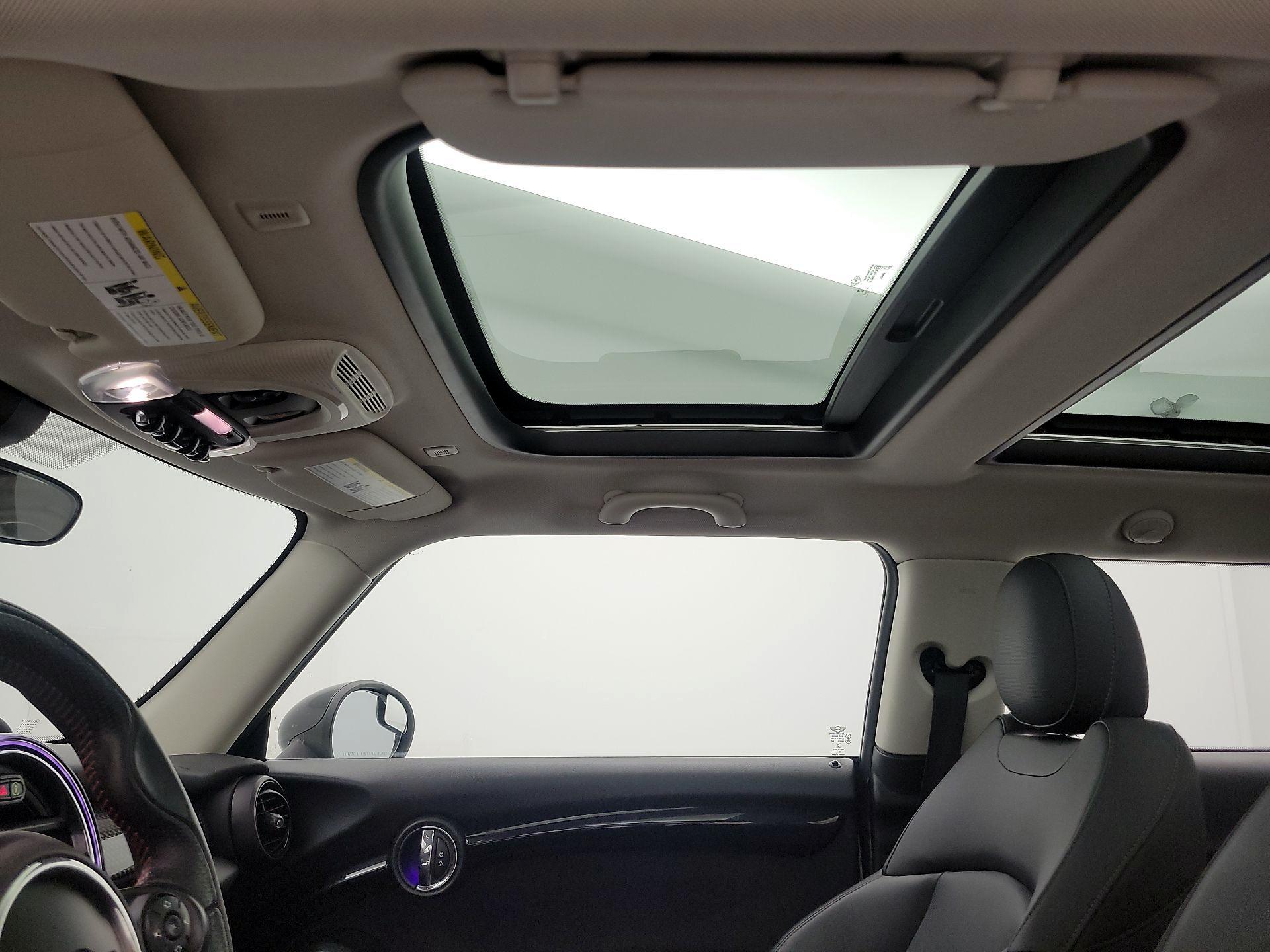 Thumbnail: 2019 MINI Cooper Hardtop - 20