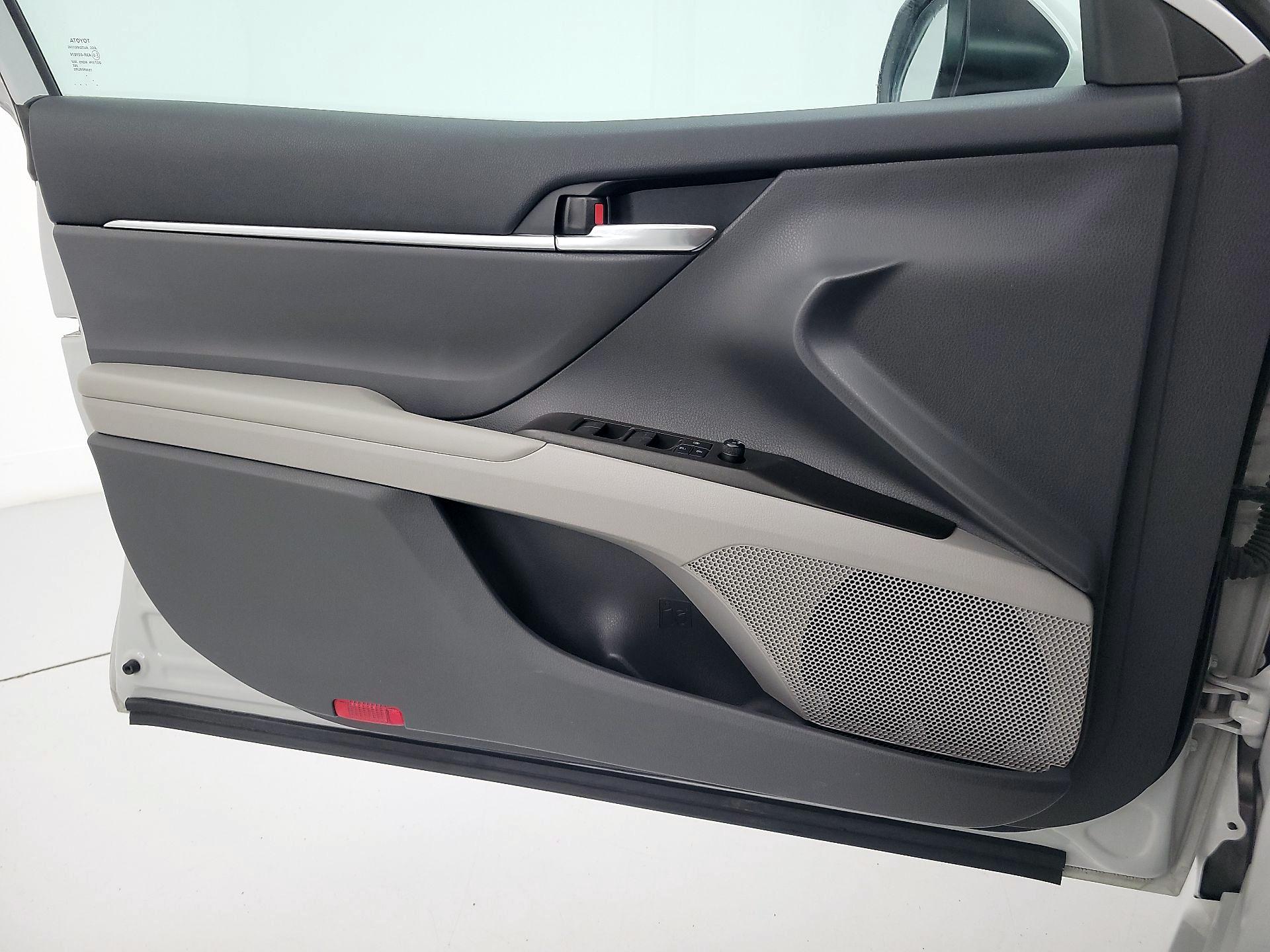 Thumbnail: 2022 Toyota Camry - 12
