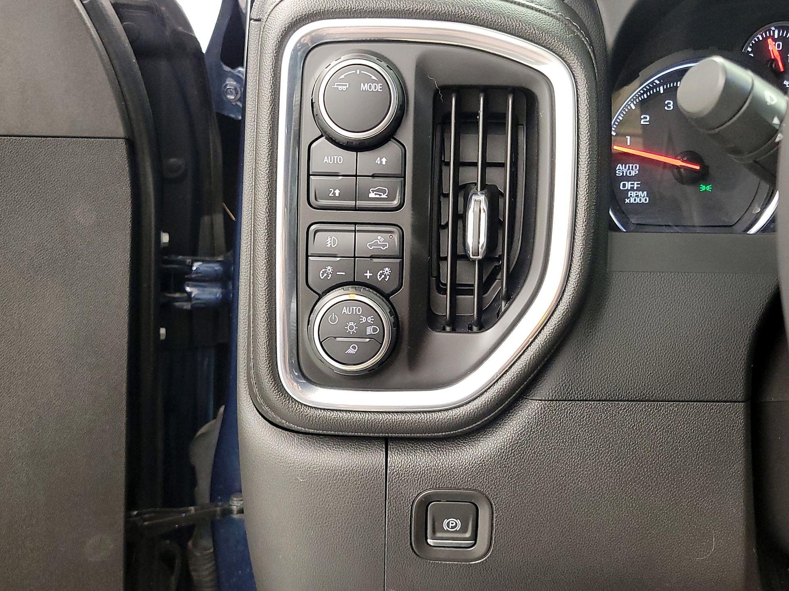 2022 Chevrolet Silverado 1500 Limited LTZ - Photo 14
