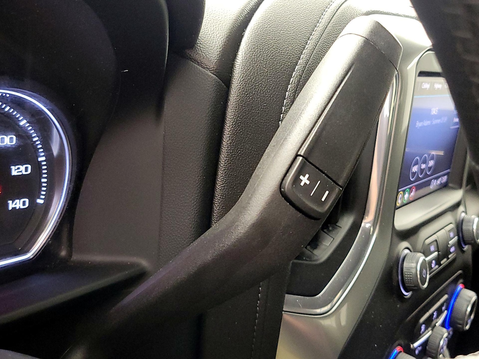 2022 Chevrolet Silverado 1500 Limited LTZ - Photo 18