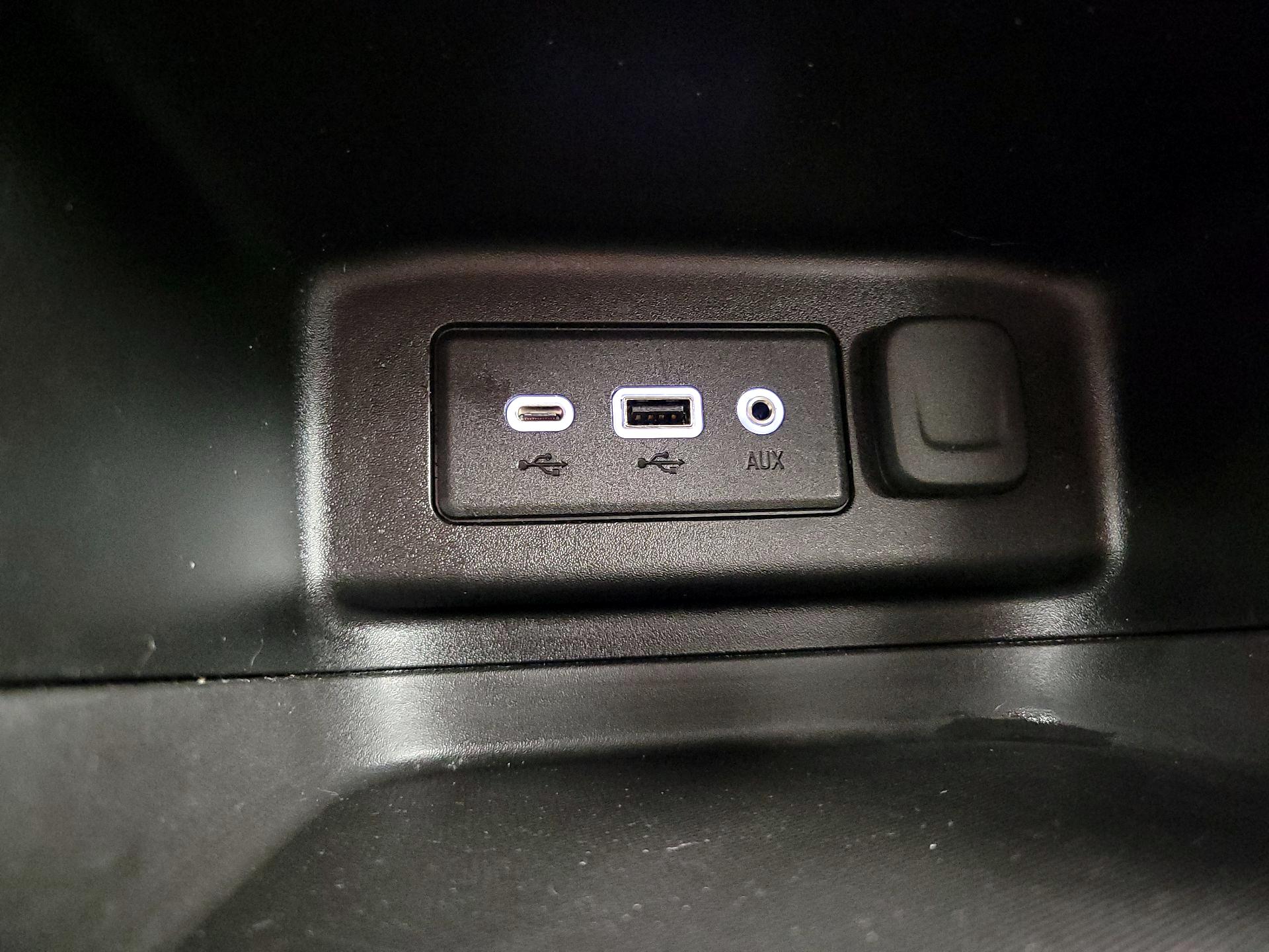 Thumbnail: 2021 Chevrolet Equinox - 18