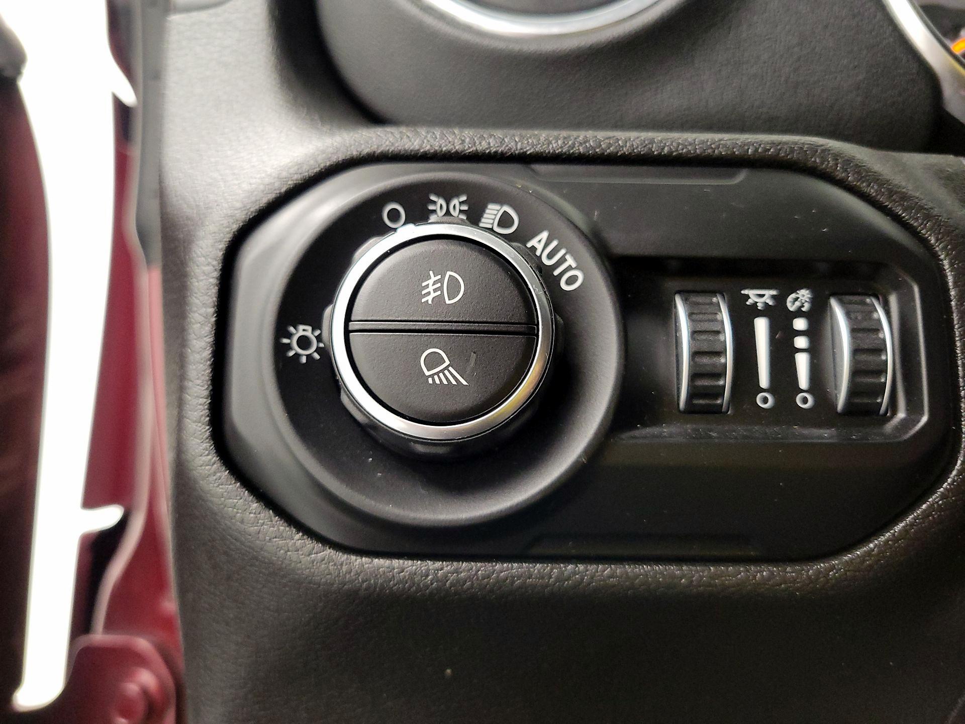 Thumbnail: 2021 Jeep Gladiator - 13