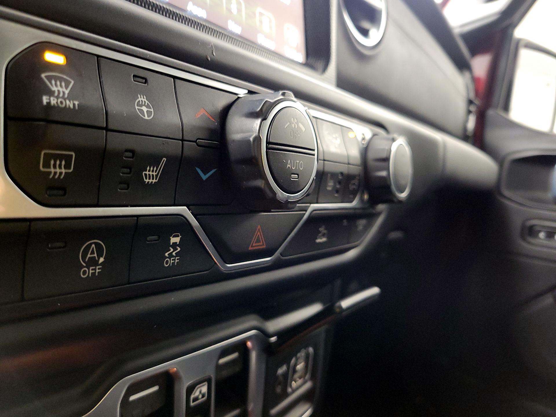 Thumbnail: 2021 Jeep Gladiator - 17