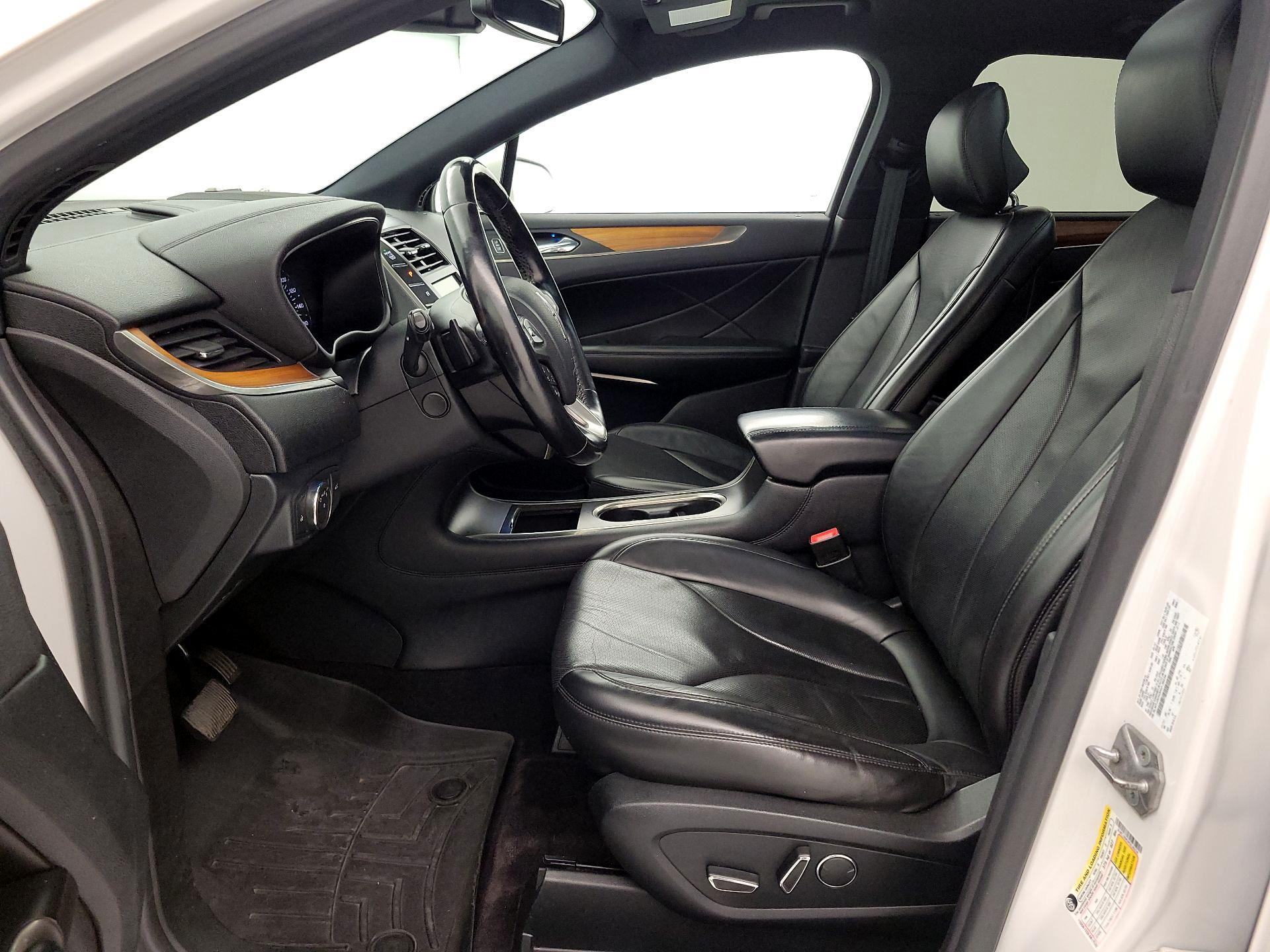 Thumbnail: 2017 Lincoln MKC - 11