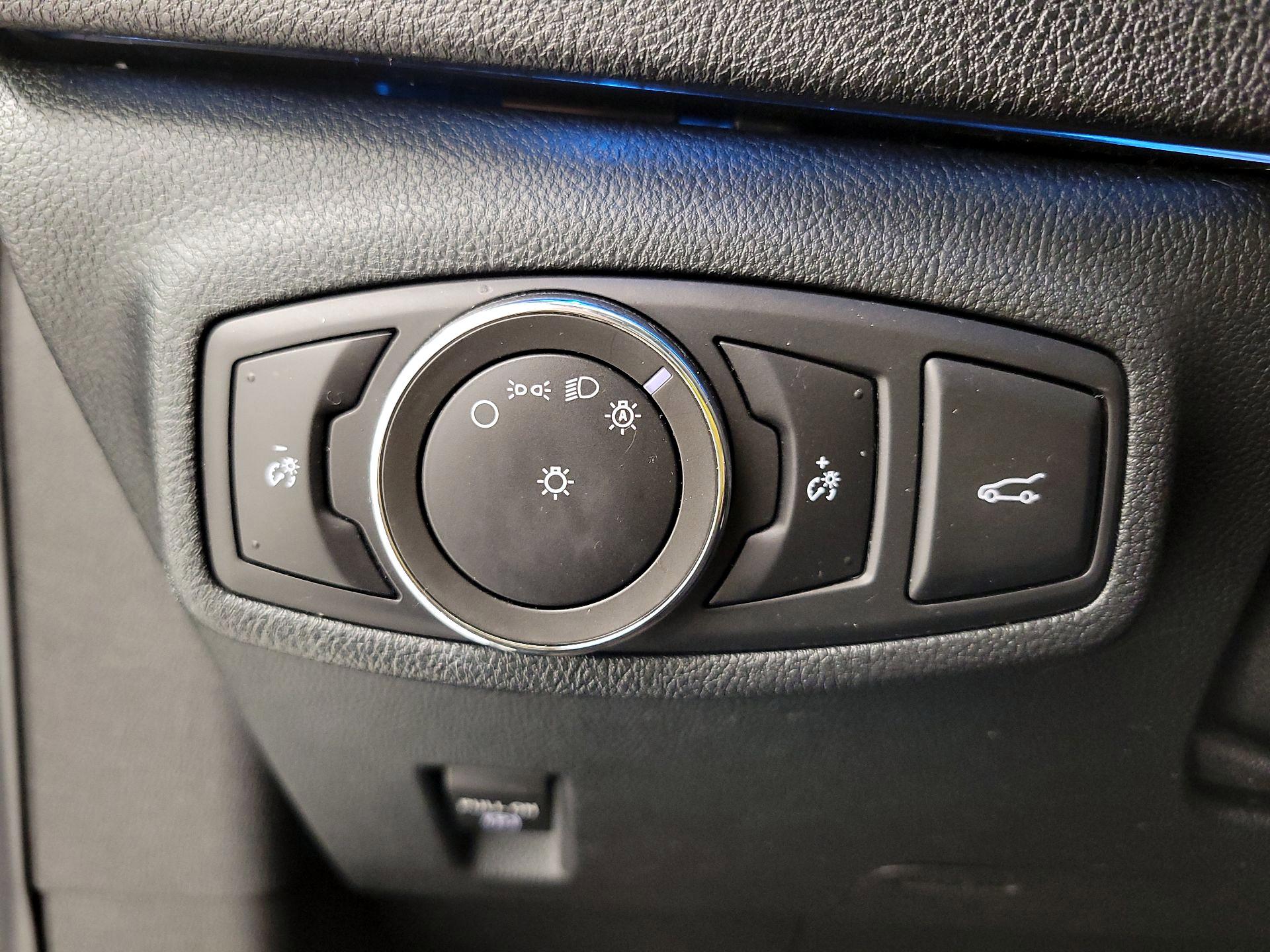 Thumbnail: 2017 Lincoln MKC - 13