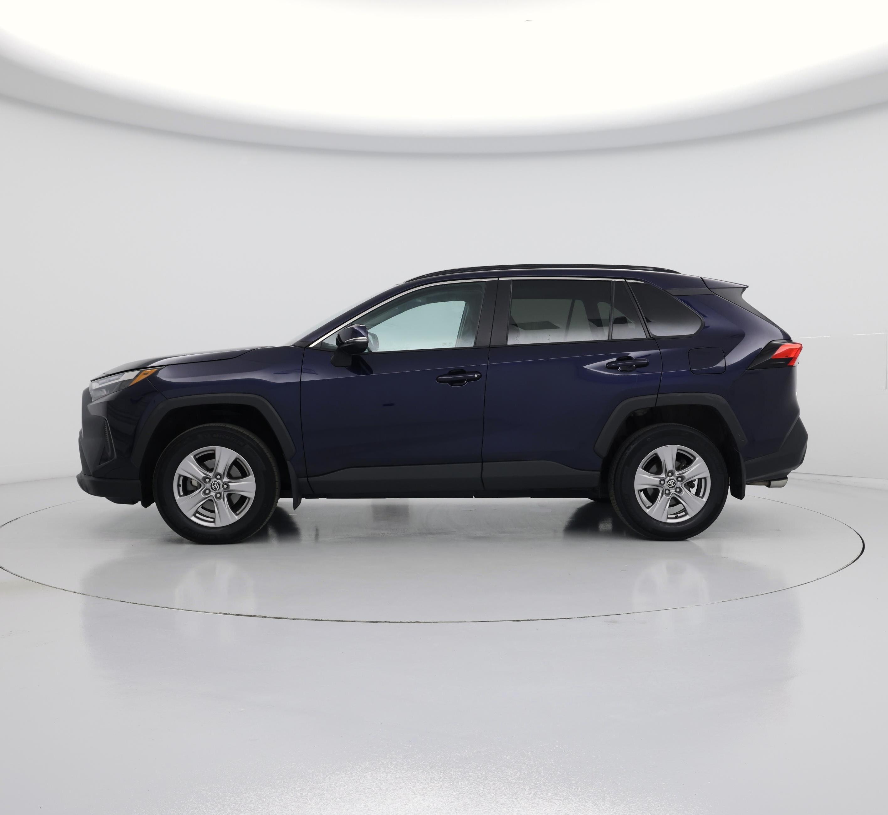 Thumbnail: 2022 Toyota RAV4 - 3