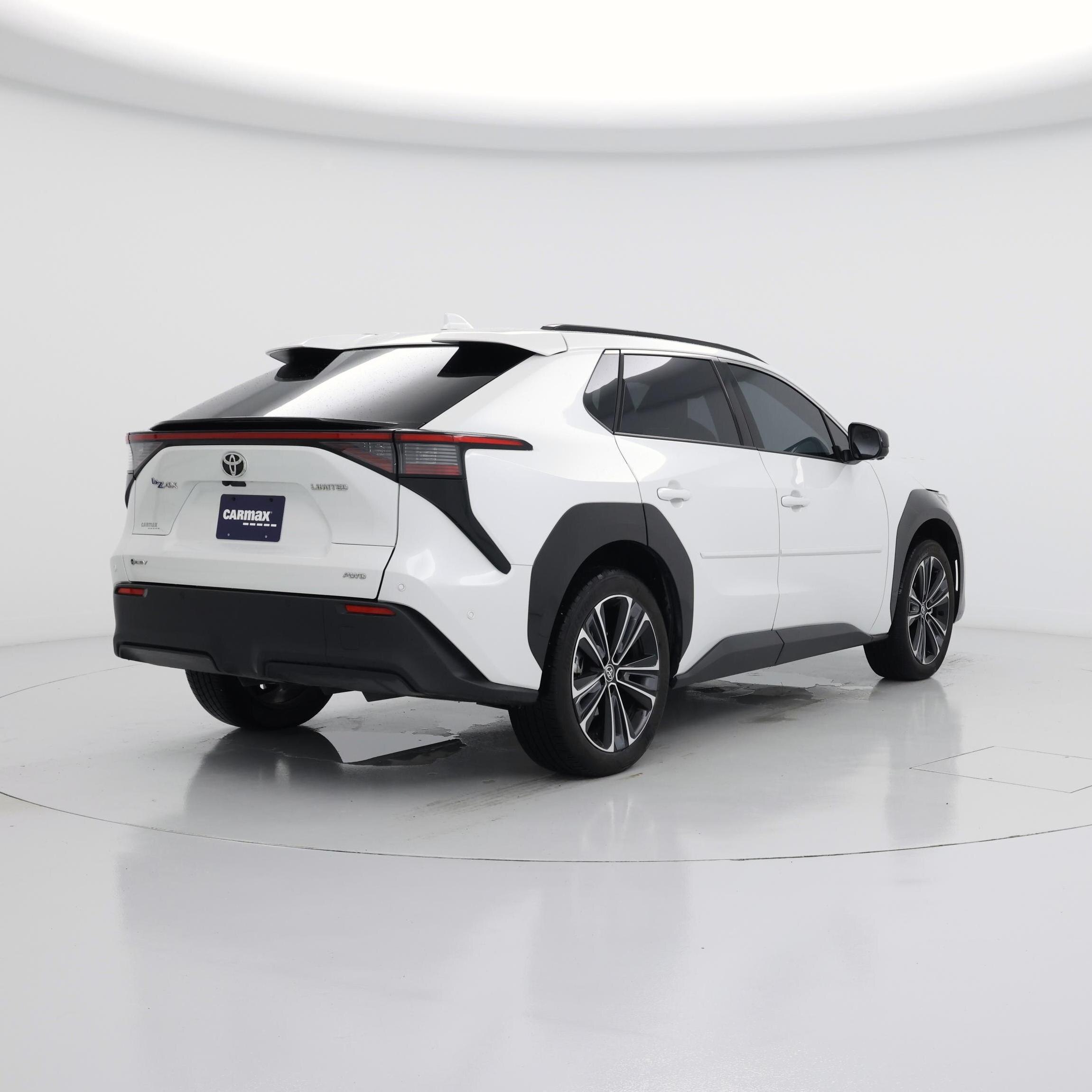 Thumbnail: 2024 Toyota bZ4X - 8