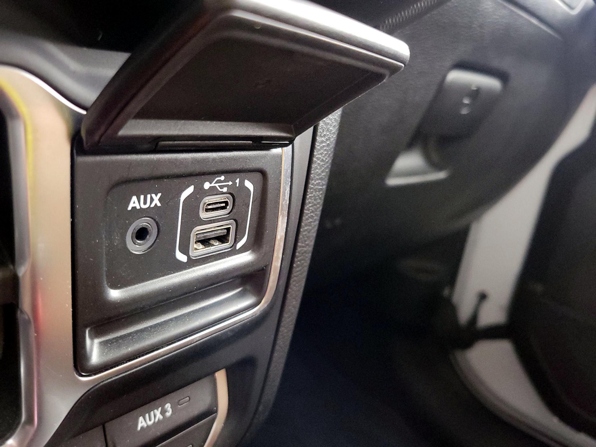 Thumbnail: 2020 Jeep Gladiator - 19
