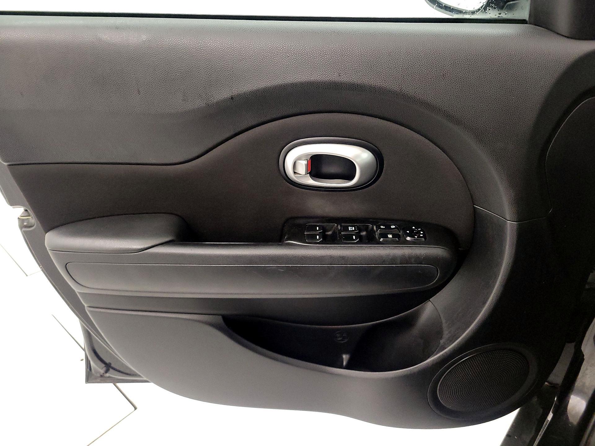Thumbnail: 2016 Kia Soul - 12