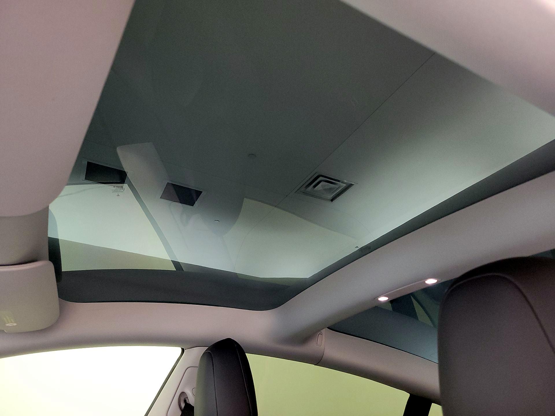 Thumbnail: 2022 Tesla Model 3 - 19