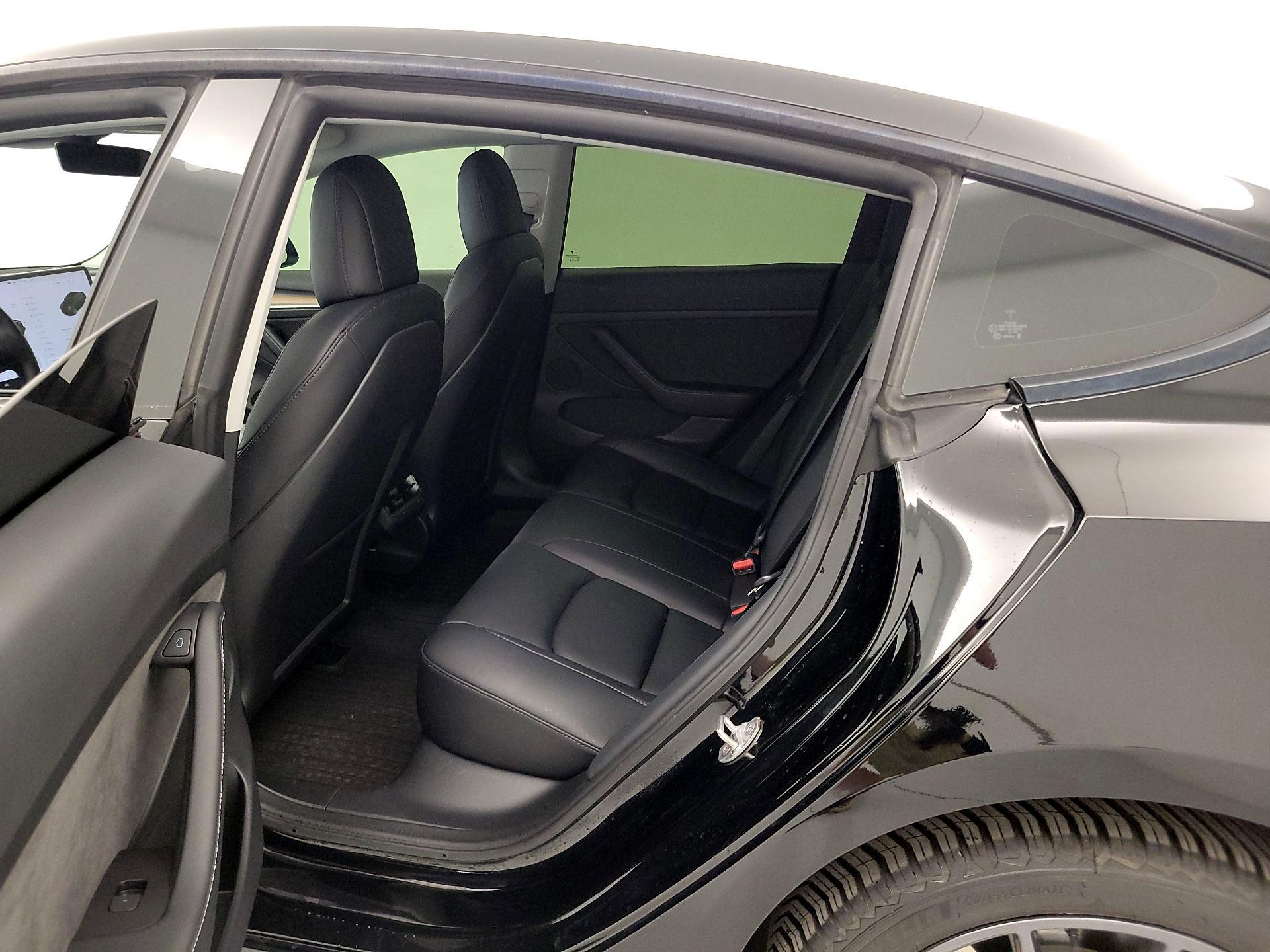 Thumbnail: 2022 Tesla Model 3 - 20