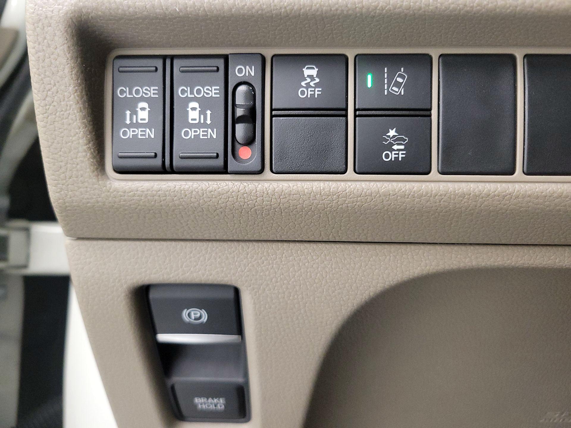 Thumbnail: 2019 Honda Odyssey - 13