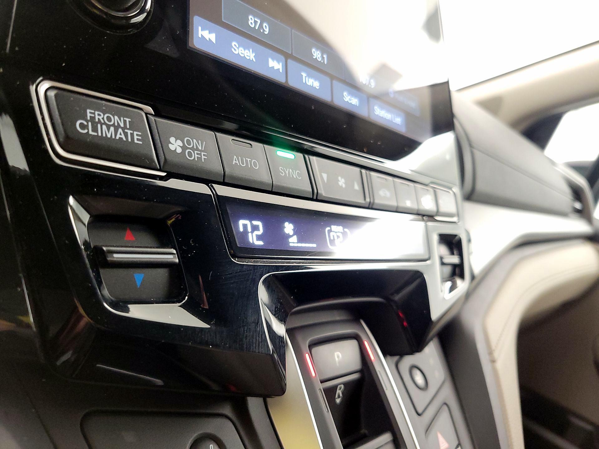 Thumbnail: 2019 Honda Odyssey - 16