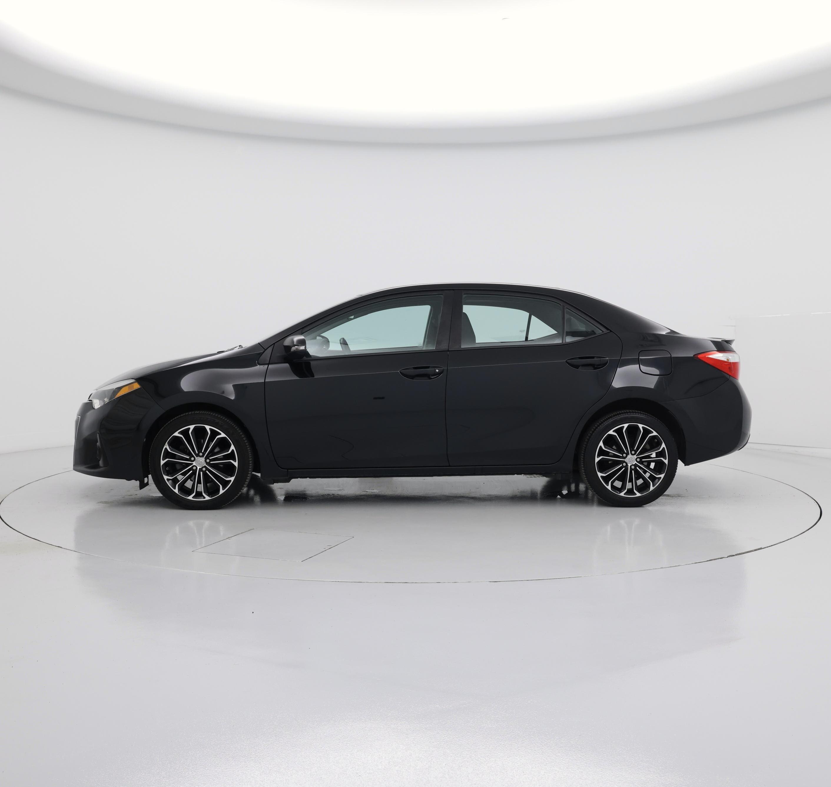 Thumbnail: 2015 Toyota Corolla - 3