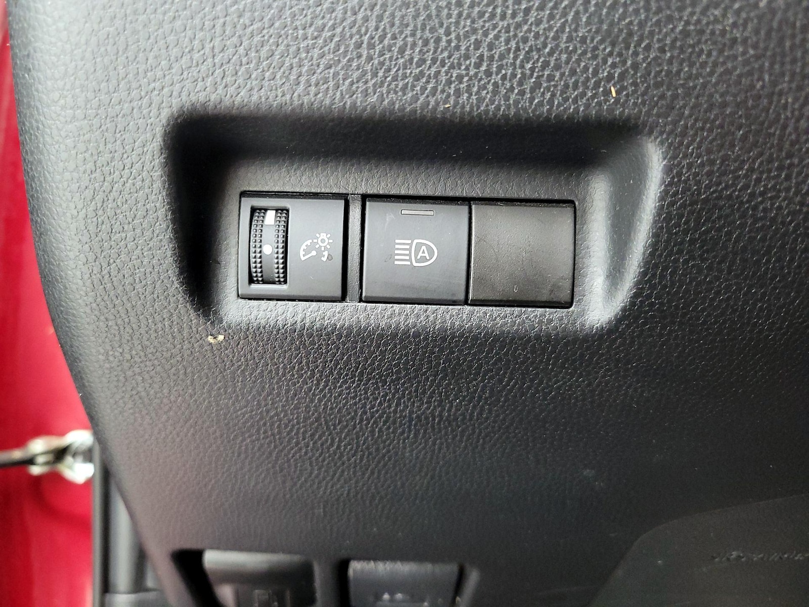 2022 Toyota RAV4 LE - Photo 14