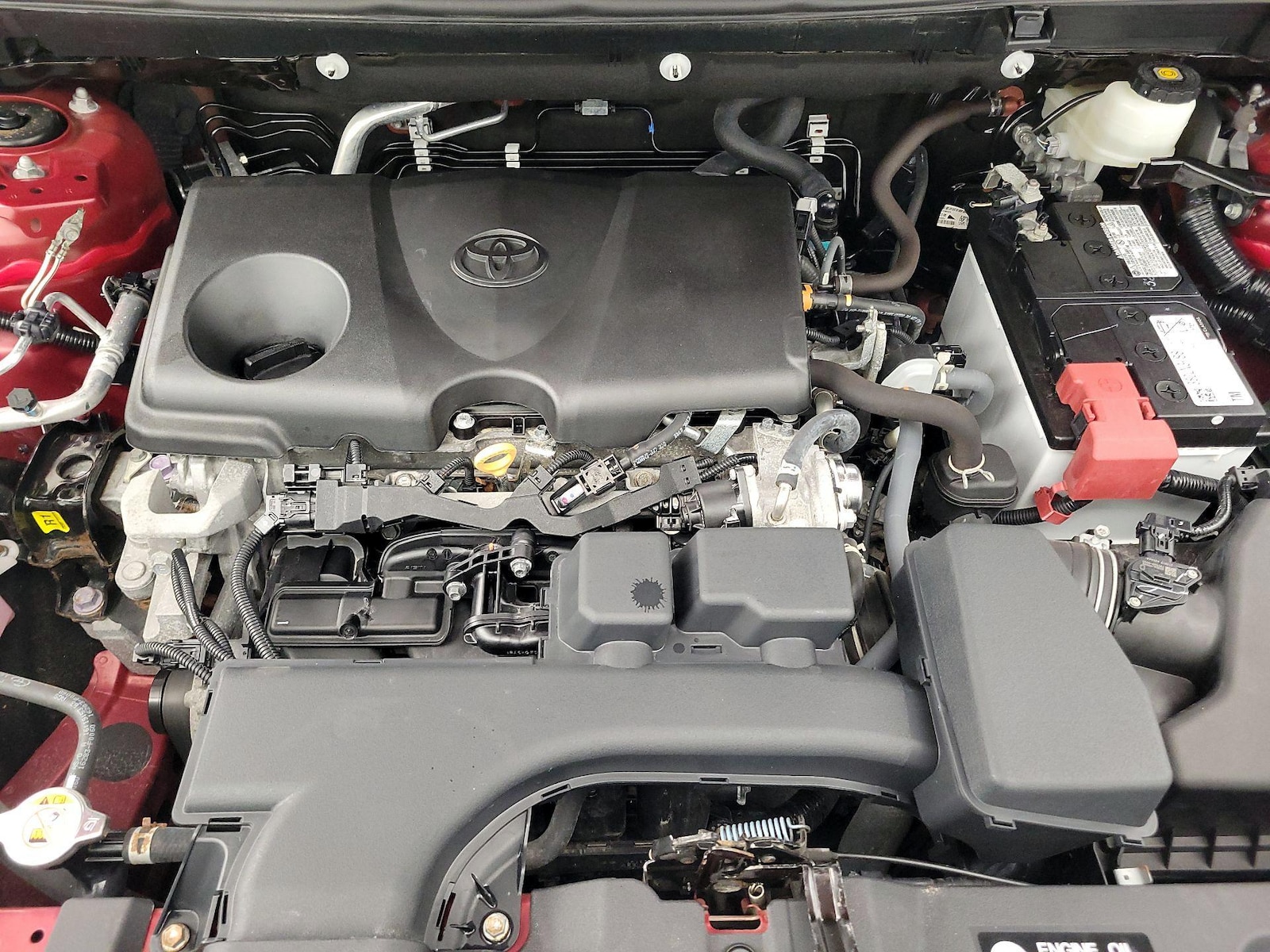 2022 Toyota RAV4 LE - Photo 23