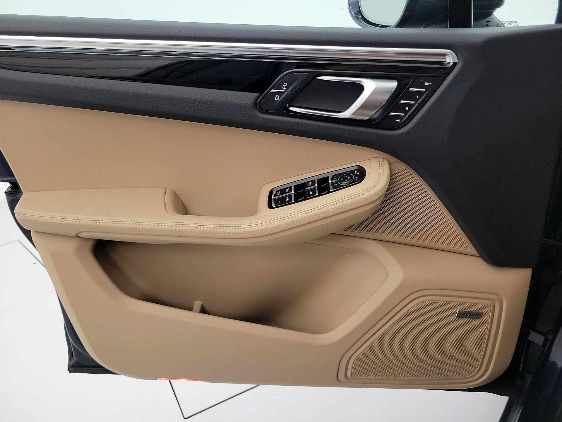 Thumbnail: 2020 Porsche Macan - 12