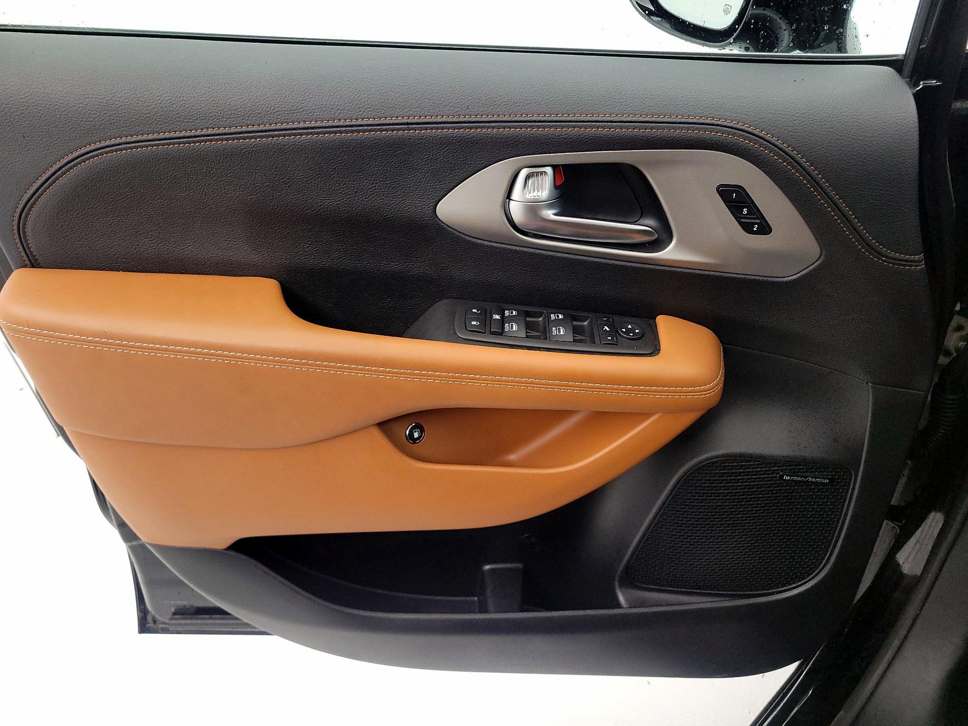 Thumbnail: 2025 Chrysler Pacifica - 12