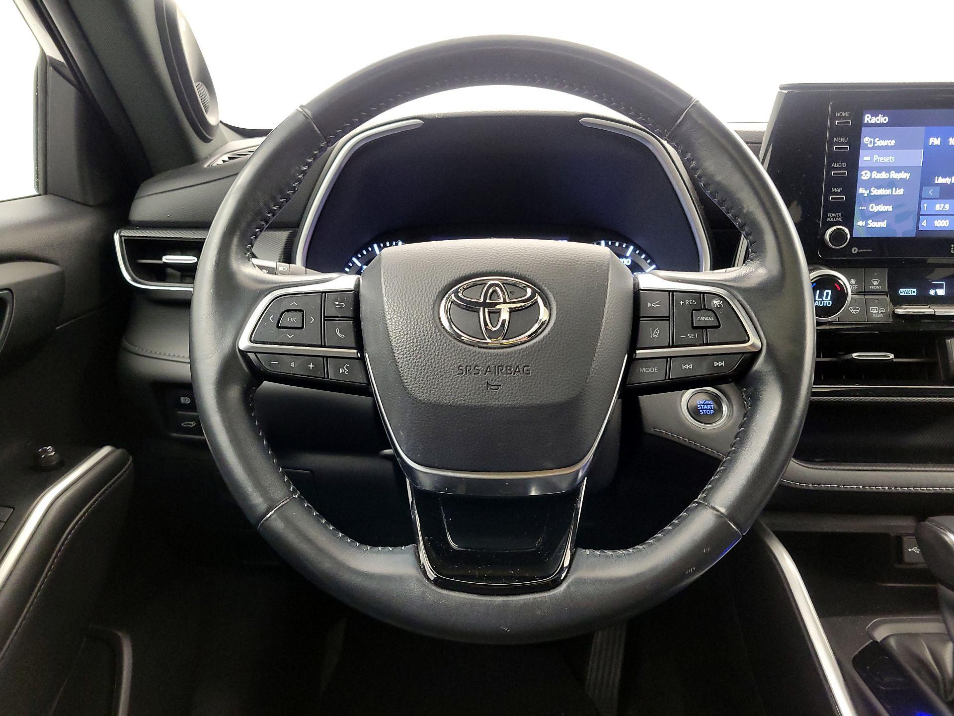 Thumbnail: 2021 Toyota Highlander - 10