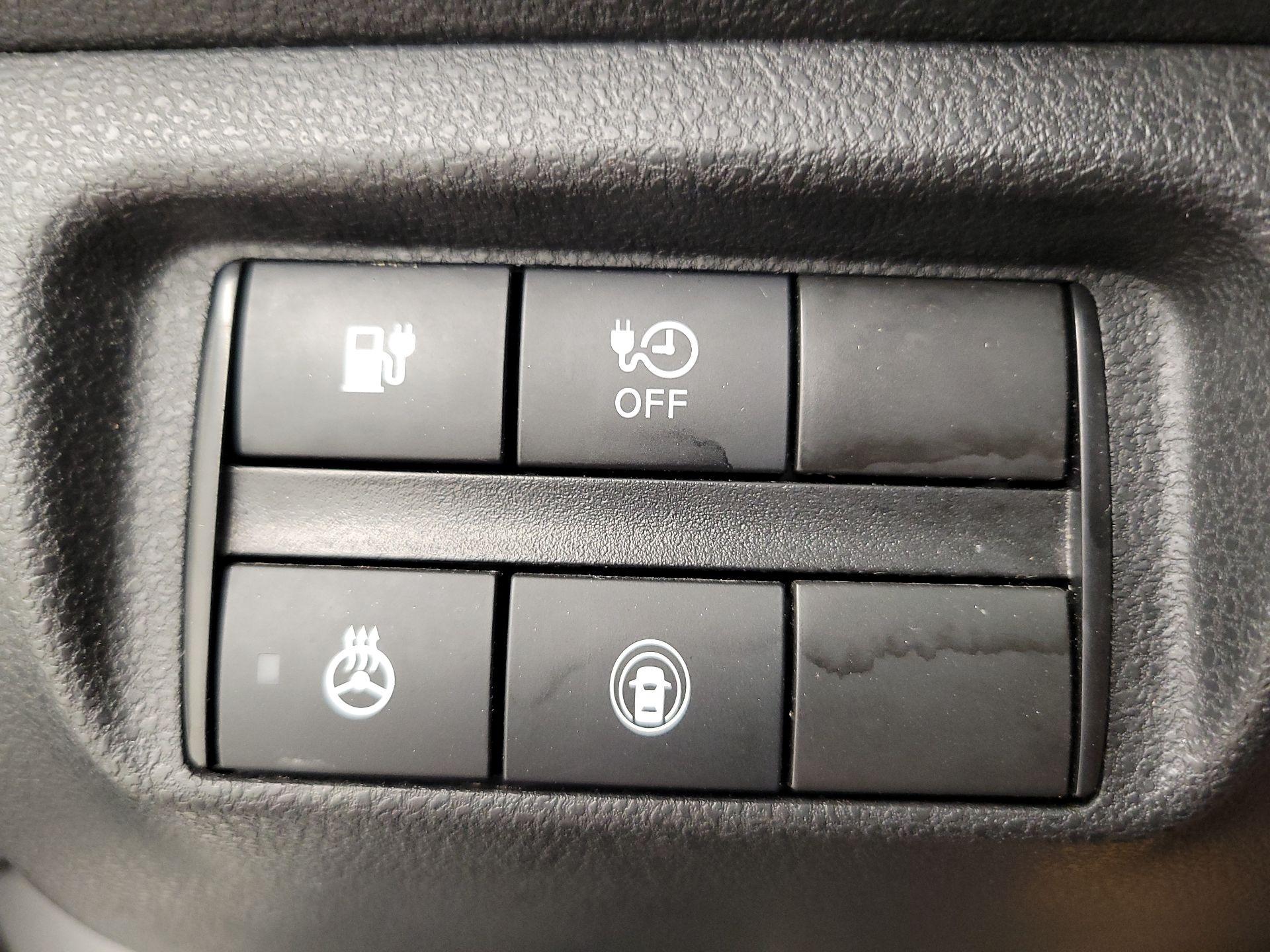 Thumbnail: 2022 Nissan Leaf - 13
