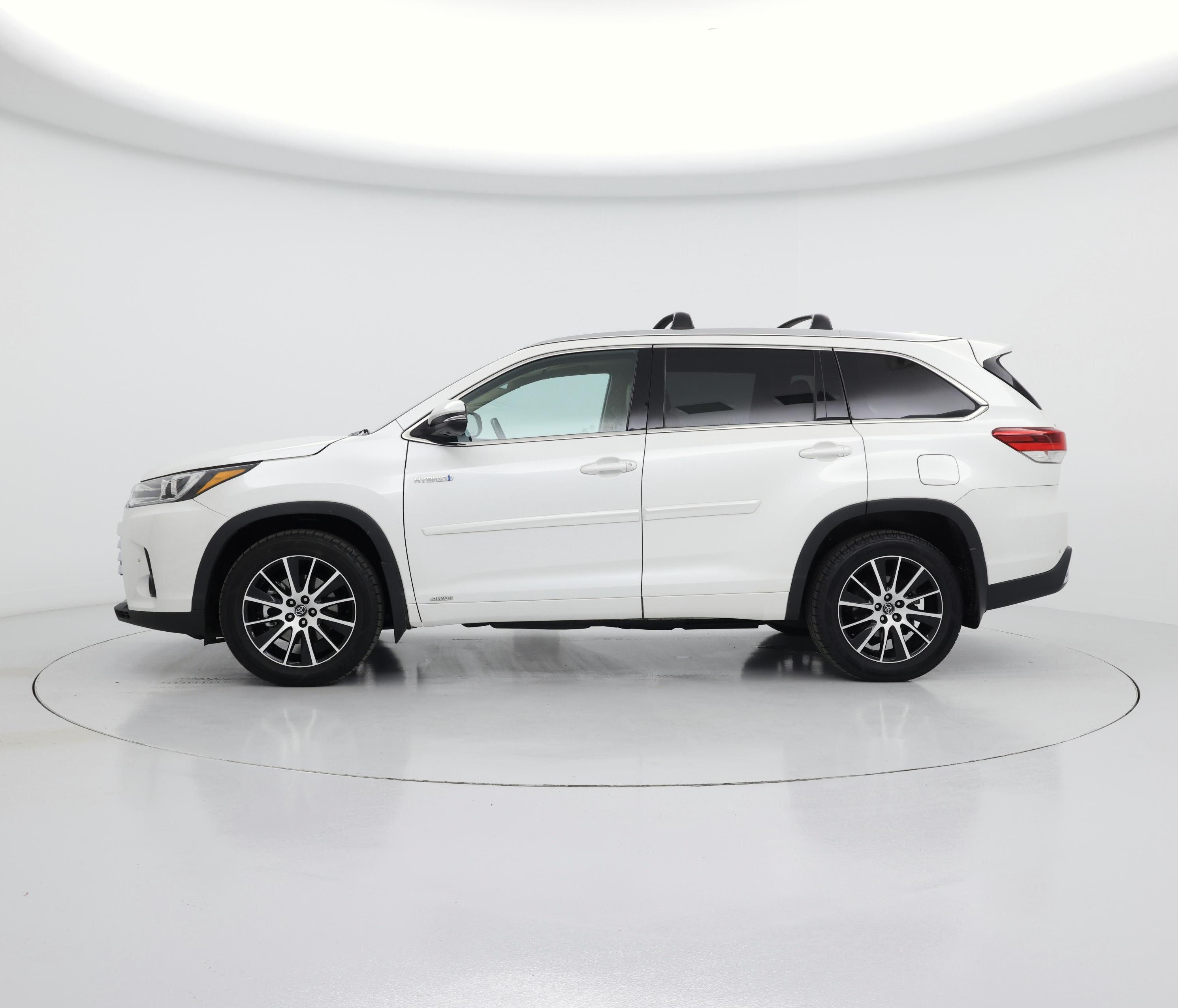 Thumbnail: 2019 Toyota Highlander - 3