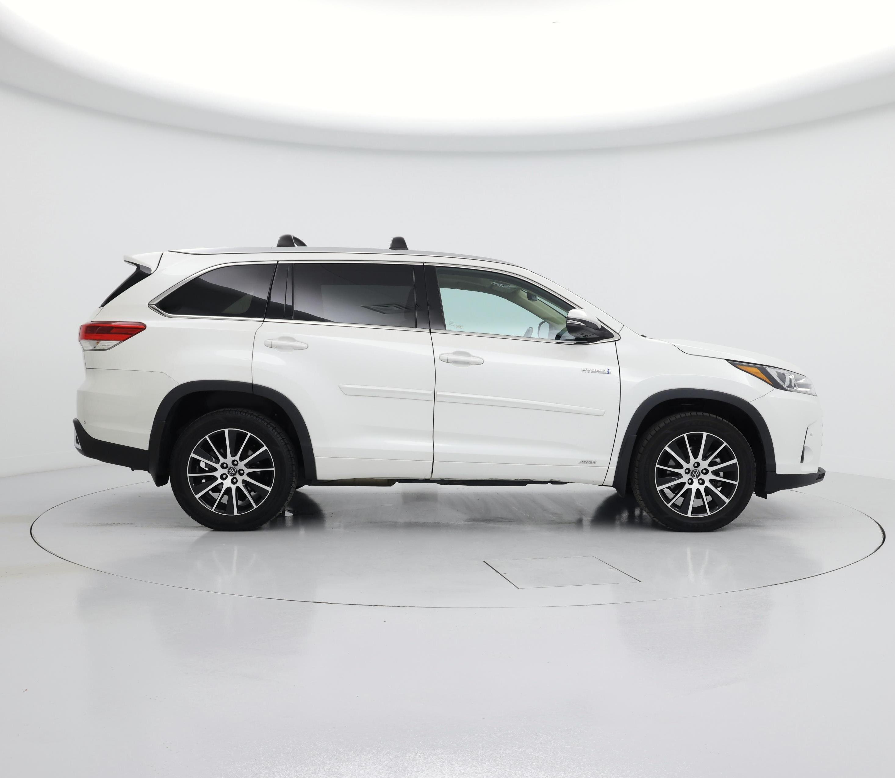 Thumbnail: 2019 Toyota Highlander - 7
