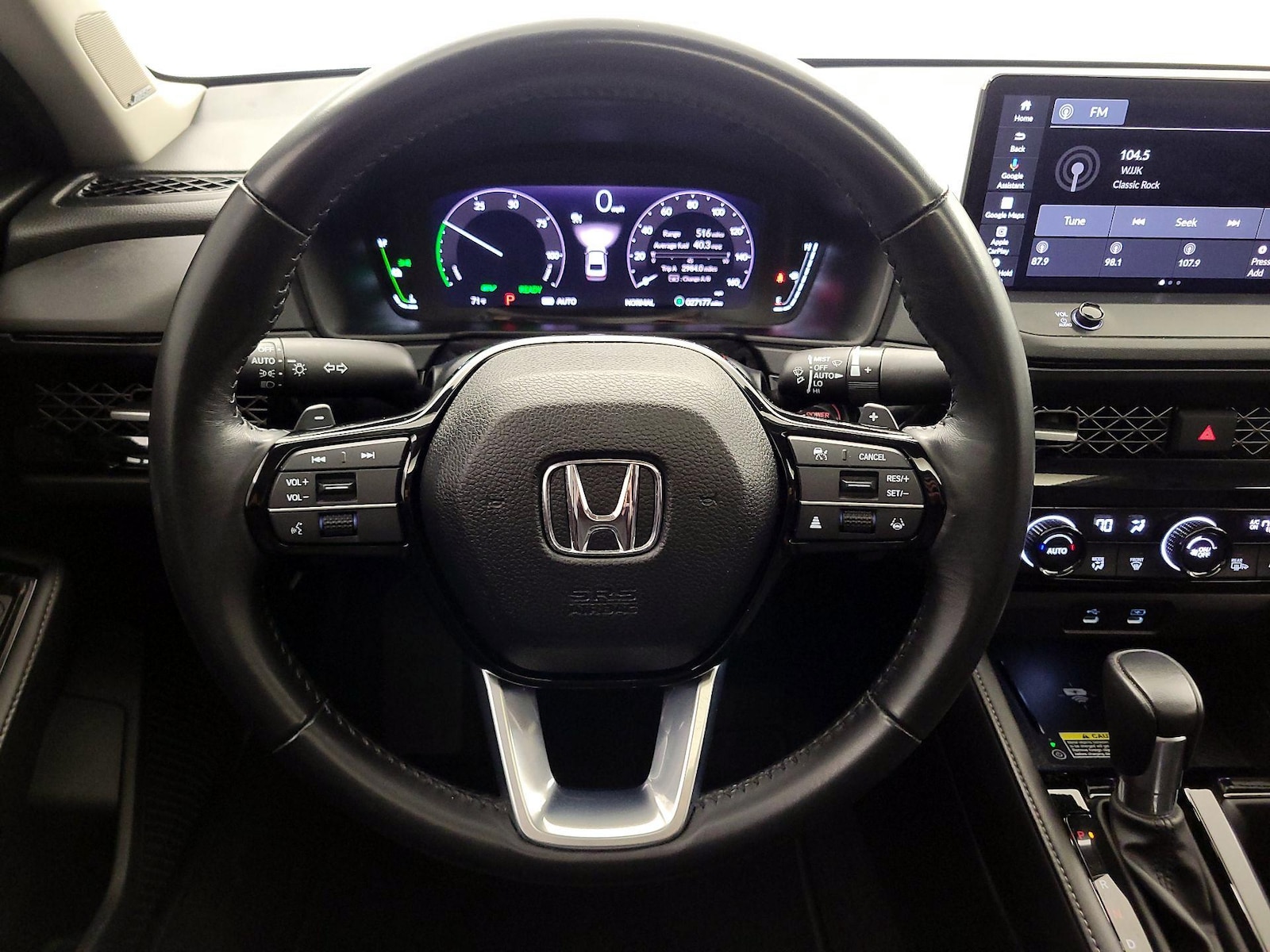 2024 Honda Accord Hybrid Touring - Photo 11