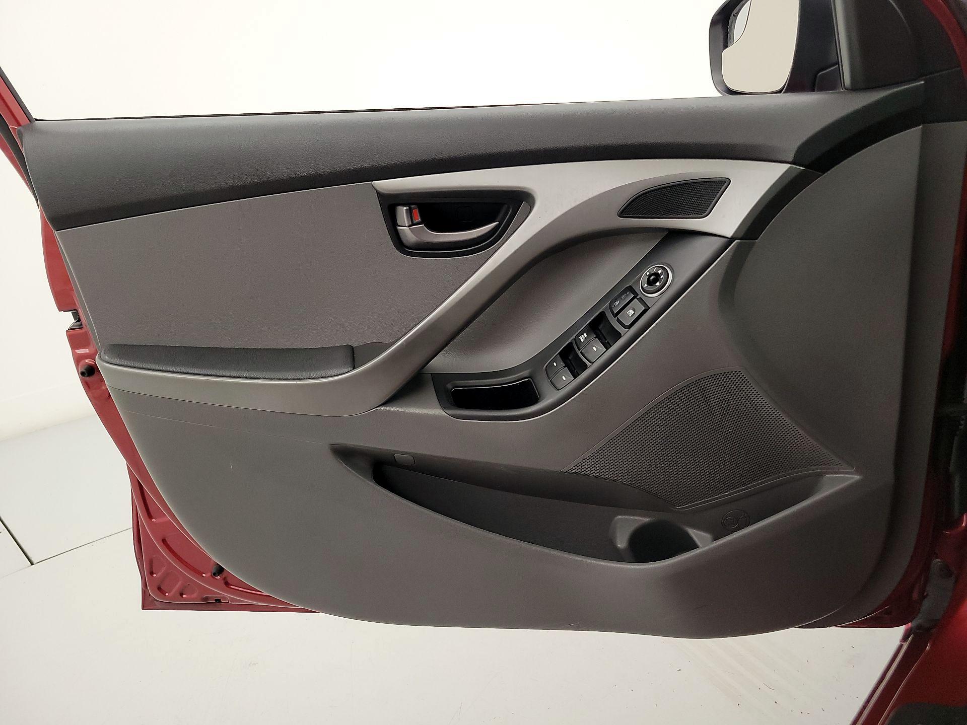 Thumbnail: 2014 Hyundai Elantra - 12