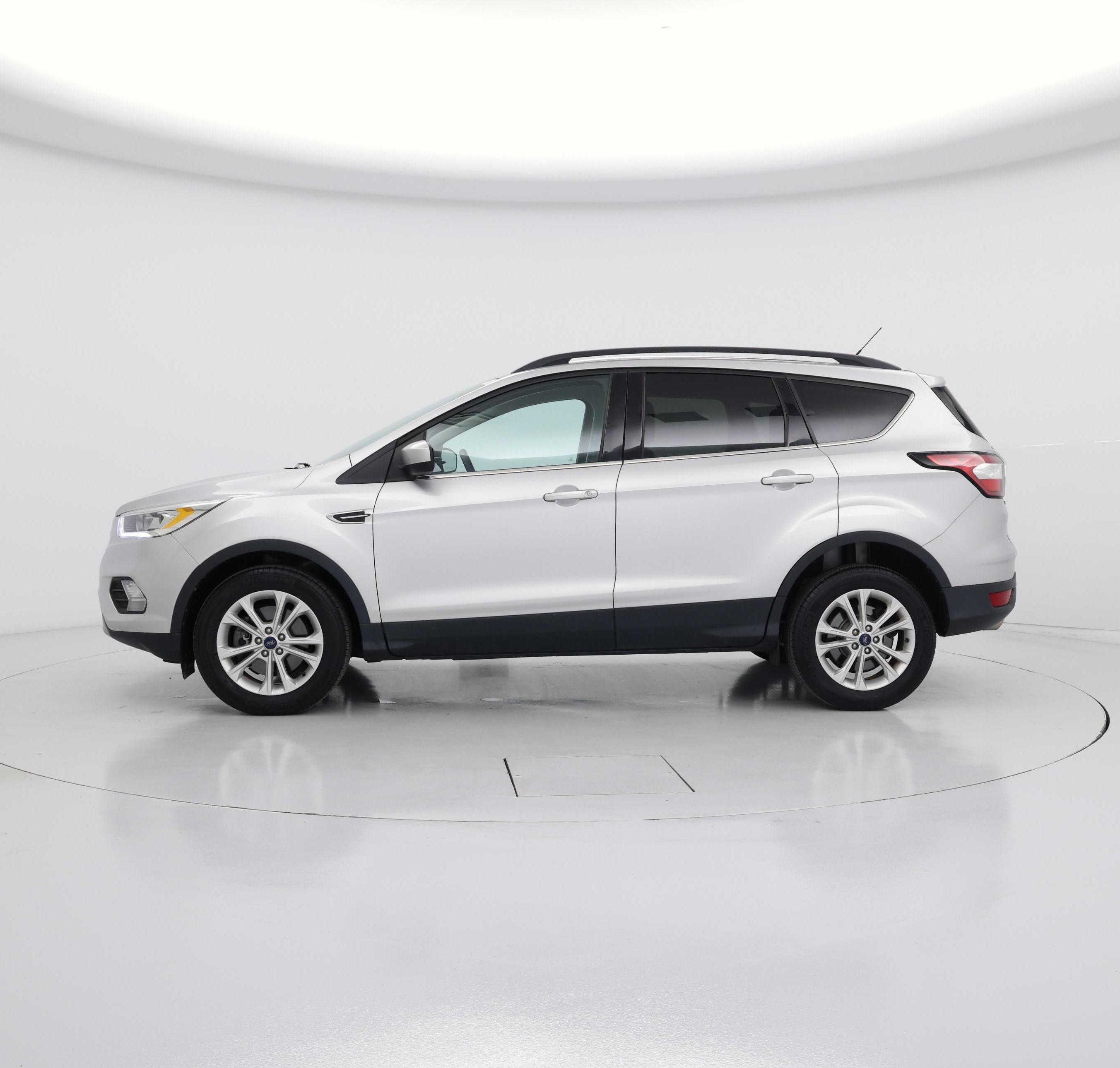 Thumbnail: 2017 Ford Escape - 3