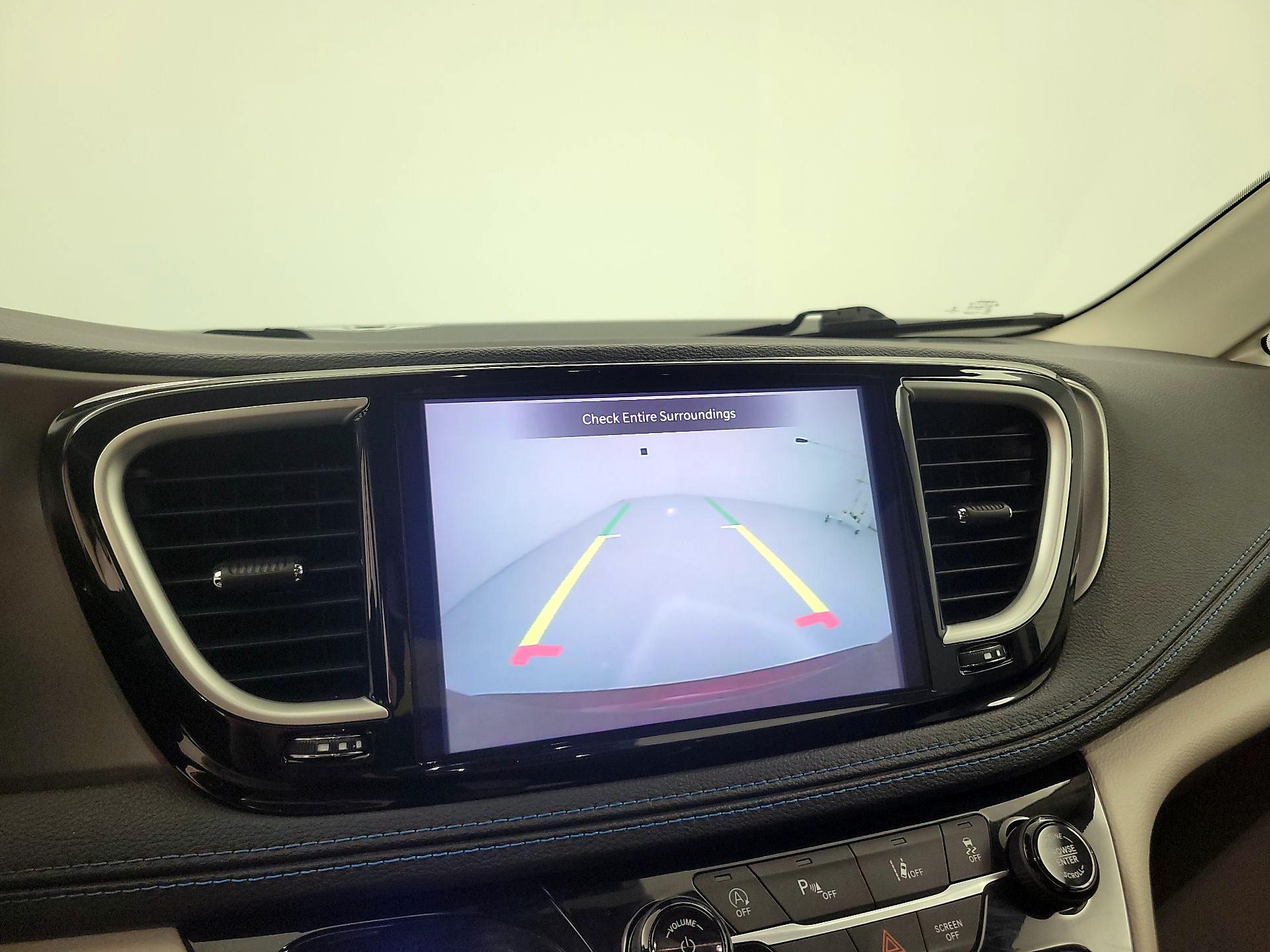 Thumbnail: 2021 Chrysler Pacifica - 14