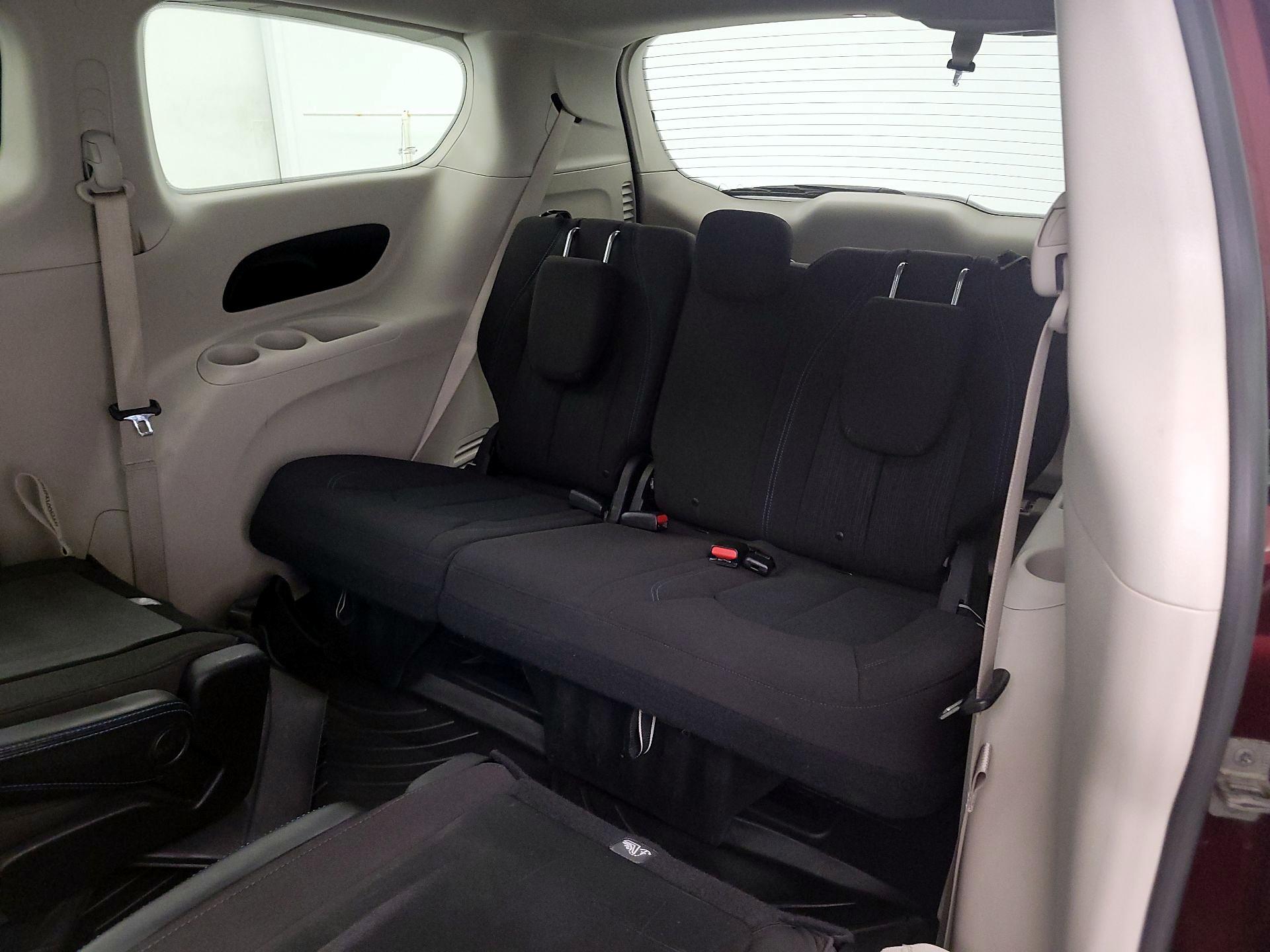 Thumbnail: 2021 Chrysler Pacifica - 20