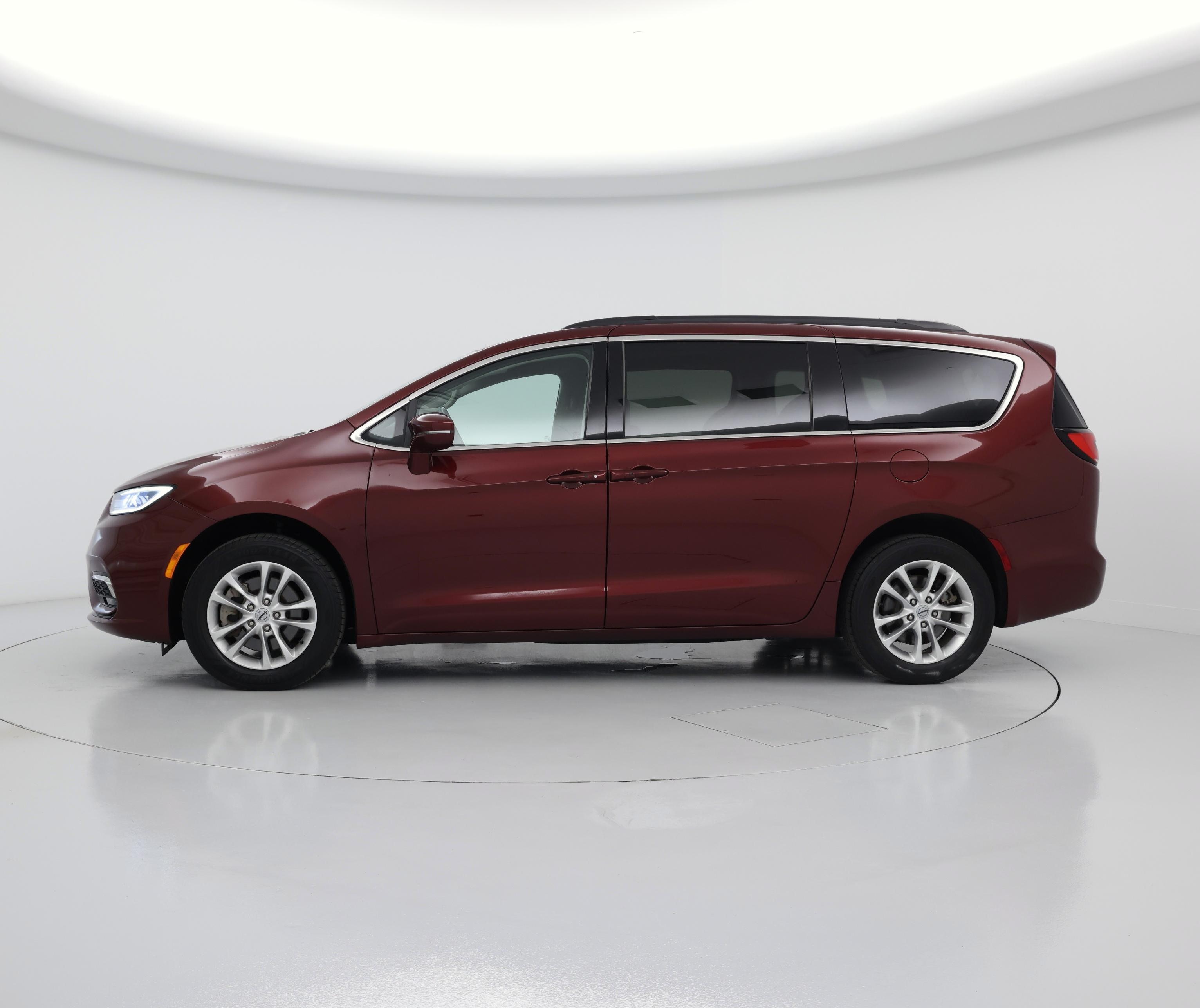 Thumbnail: 2021 Chrysler Pacifica - 3