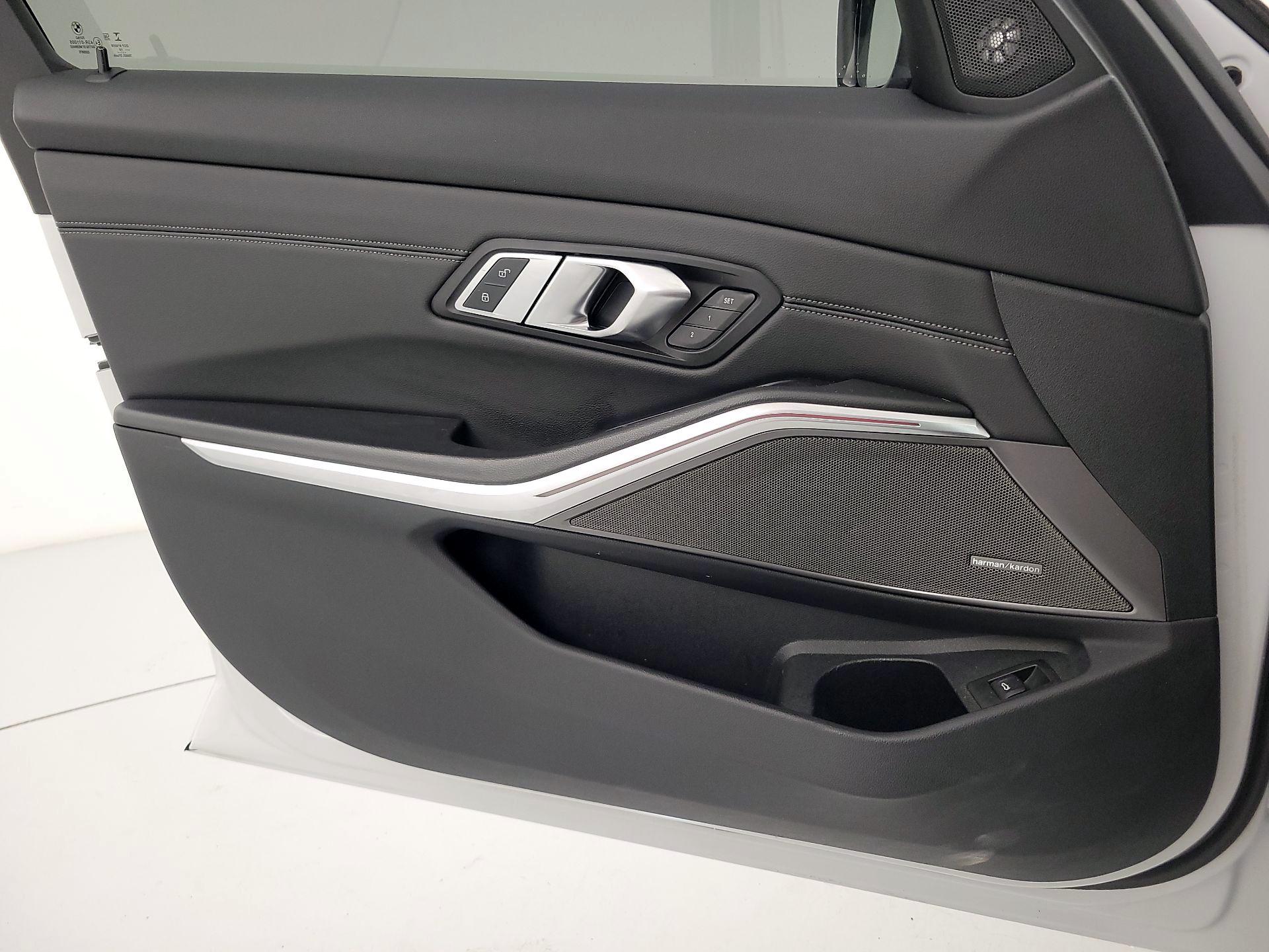 Thumbnail: 2019 BMW 3 Series - 12