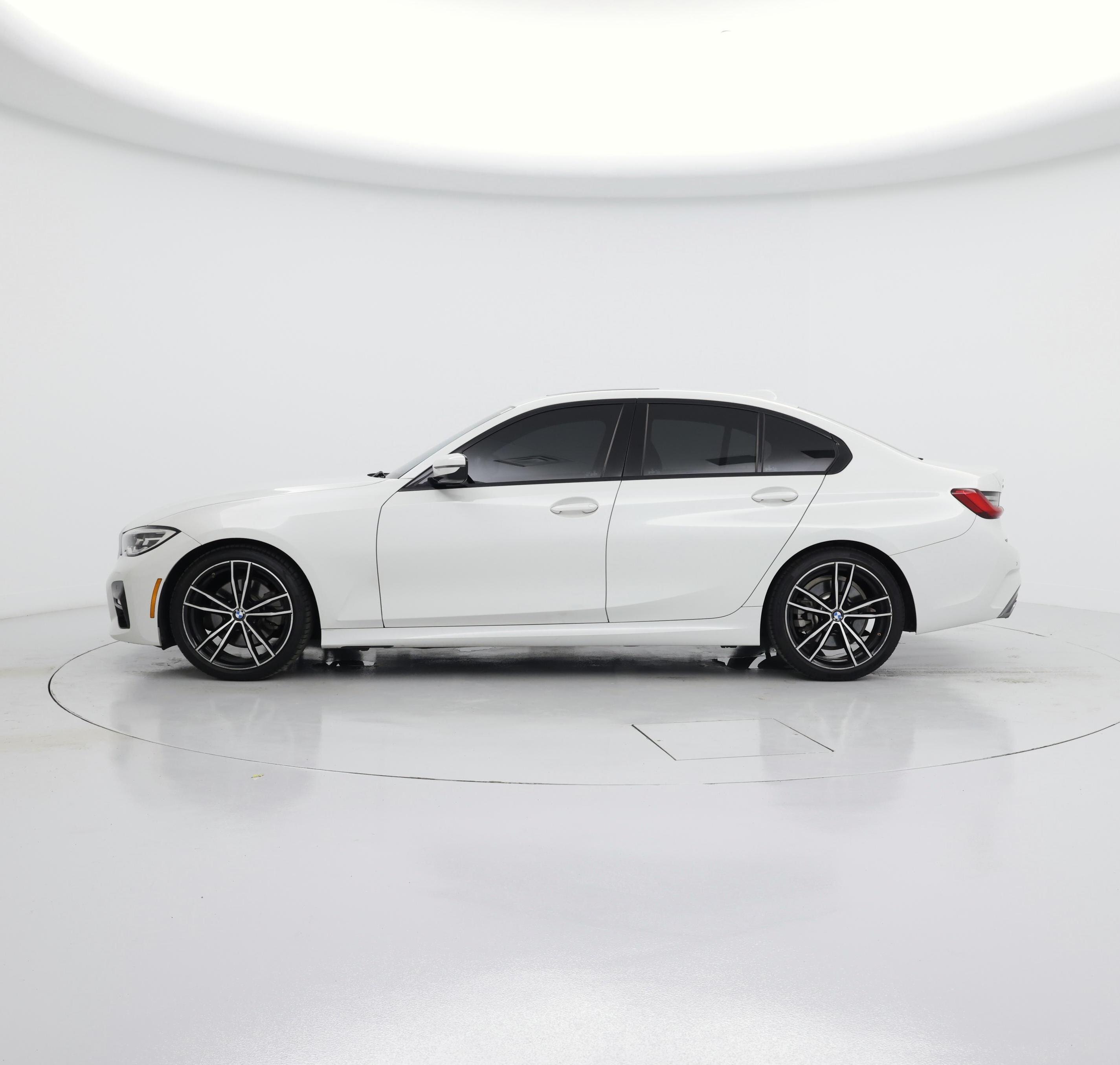 Thumbnail: 2019 BMW 3 Series - 3
