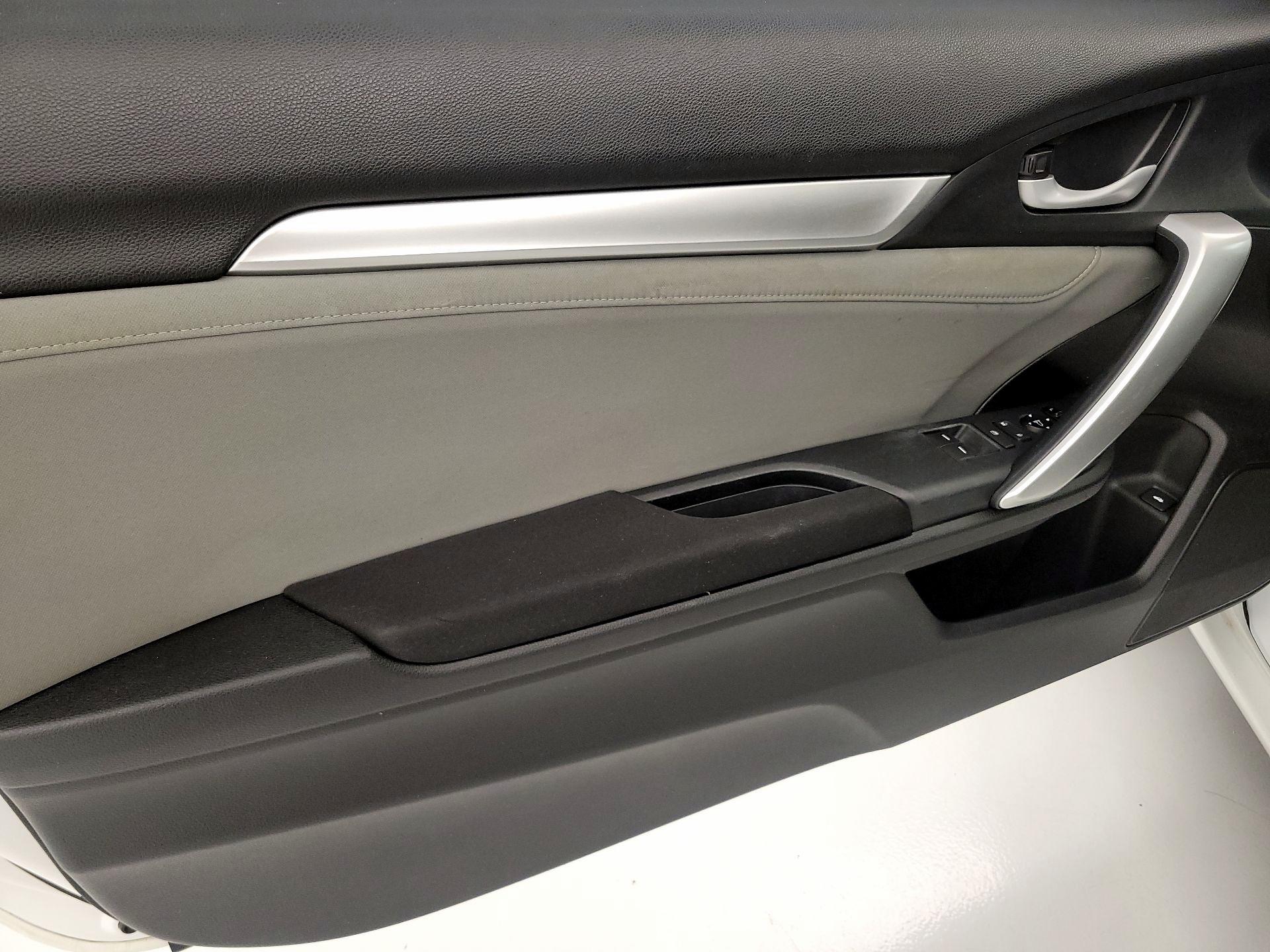 Thumbnail: 2017 Honda Civic - 12